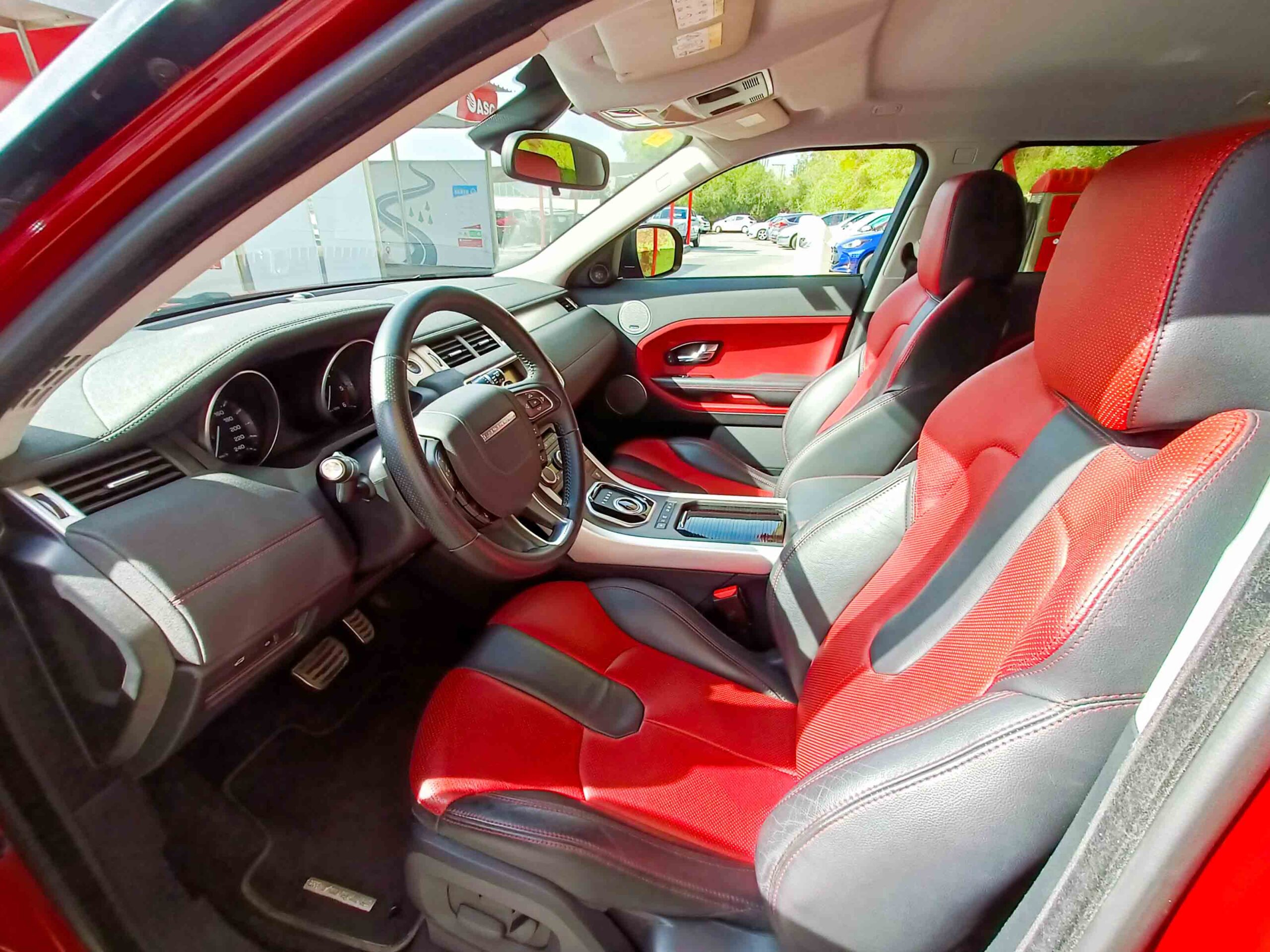 LAND-ROVER Range Rover Evoque I 2.2 TD4 PDF 4WD BVA6 AUT. _ 150 cv _ 2012 _ 23.000 kms _ PRECIO AL CONTADO: 23.990€ _ PRECIO FINANCIADO: 22.490