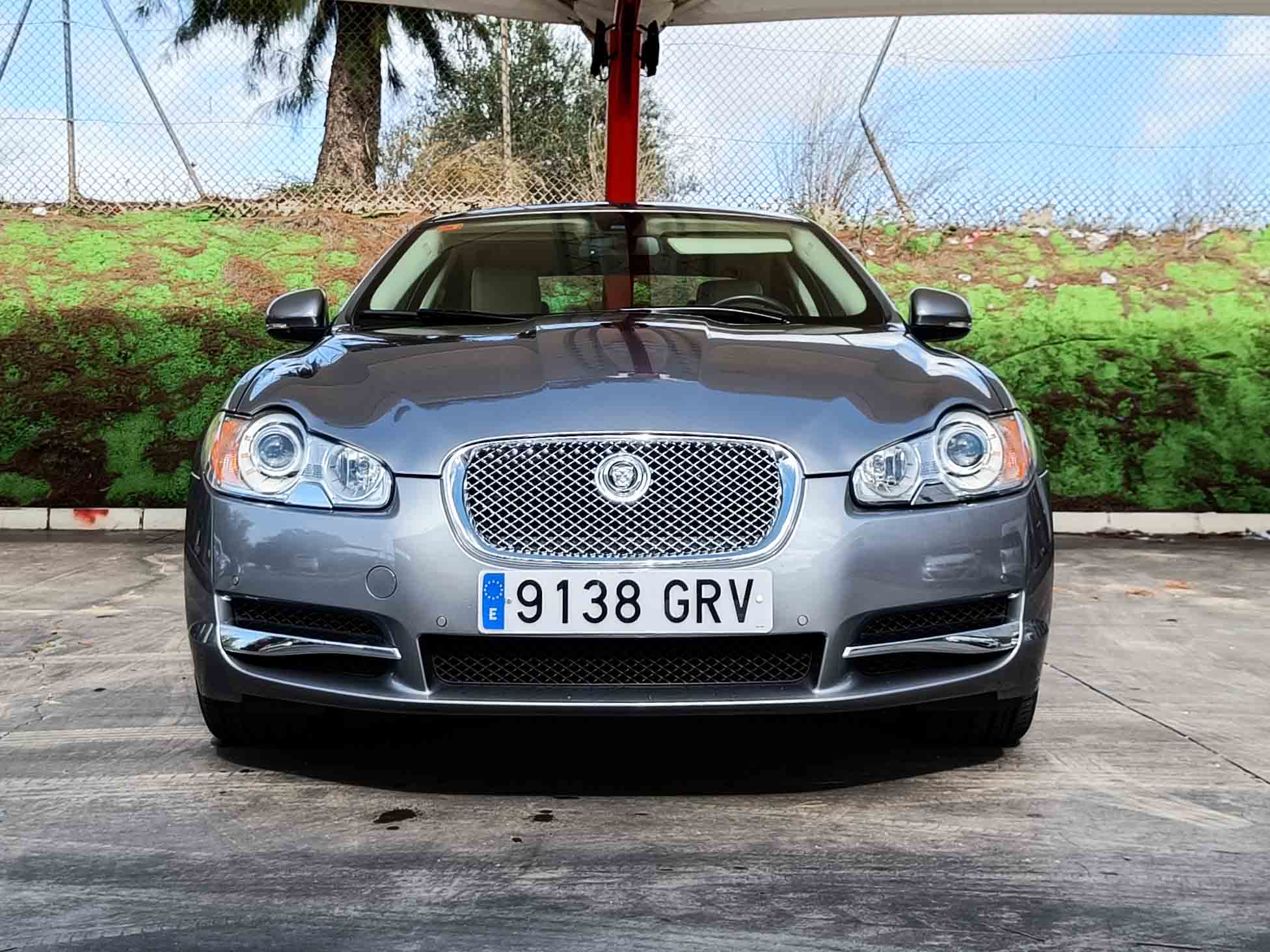 JAGUAR XF 3.0 V6 DIESEL PREMIUM LUXURY _ 240 cv _ 2010 _ 24.000 kms _ Desde 247€/mes _ AUTOMATICO. Hasta 1300€ de descuento por financiación.