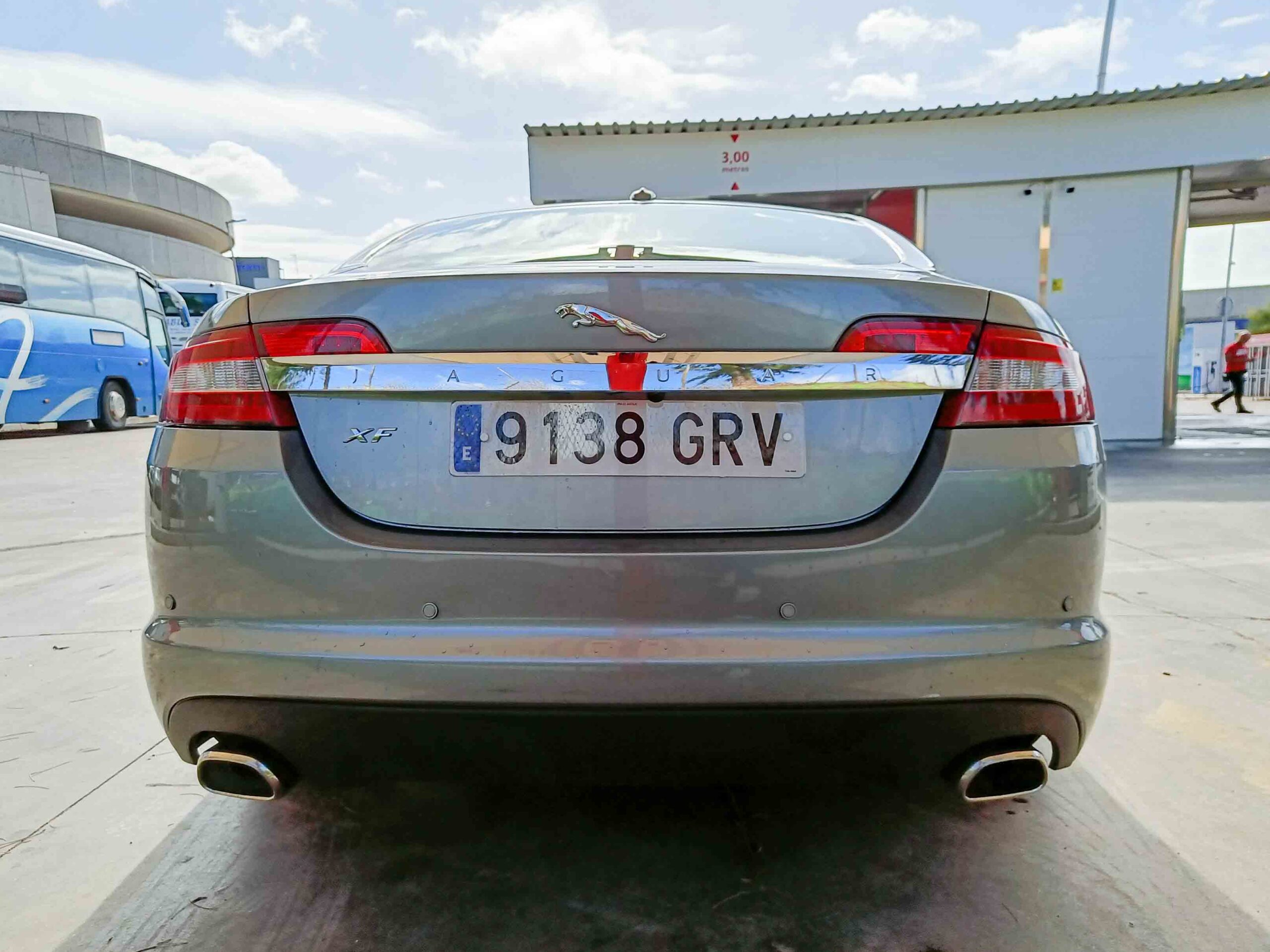 JAGUAR XF 3.0 V6 DIESEL PREMIUM LUXURY _ 240 cv _ 2010 _ 24.000 kms _ Desde 247€/mes _ AUTOMATICO. Hasta 1300€ de descuento por financiación.