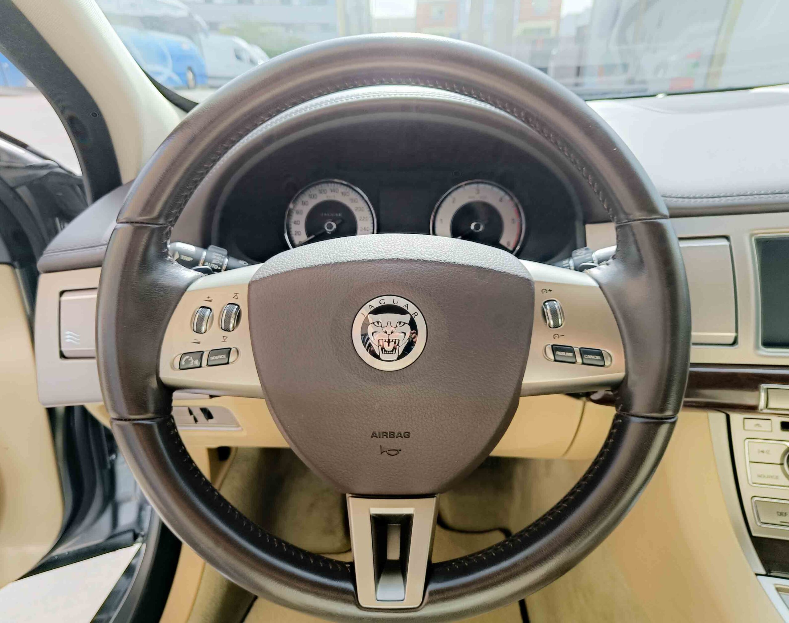 JAGUAR XF 3.0 V6 DIESEL PREMIUM LUXURY _ 240 cv _ 2010 _ 24.000 kms _ Desde 247€/mes _ AUTOMATICO. Hasta 1300€ de descuento por financiación.