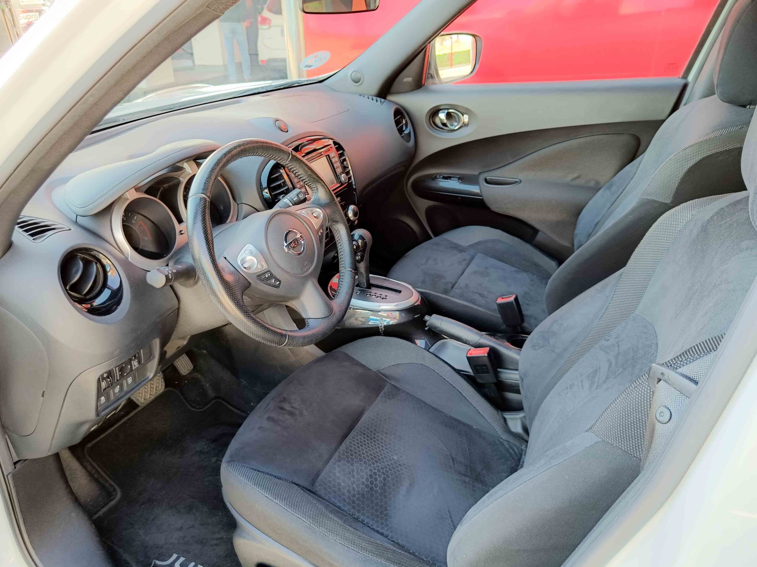 NISSAN JUKE 1.6 TEKNA S 4X2 XTRONIC _ 117cv _ 2015 _ 165.000 kms _ Gasolina _ AUTOMATICO _ Desde 167€/mes _ Hasta 400€ de descuento