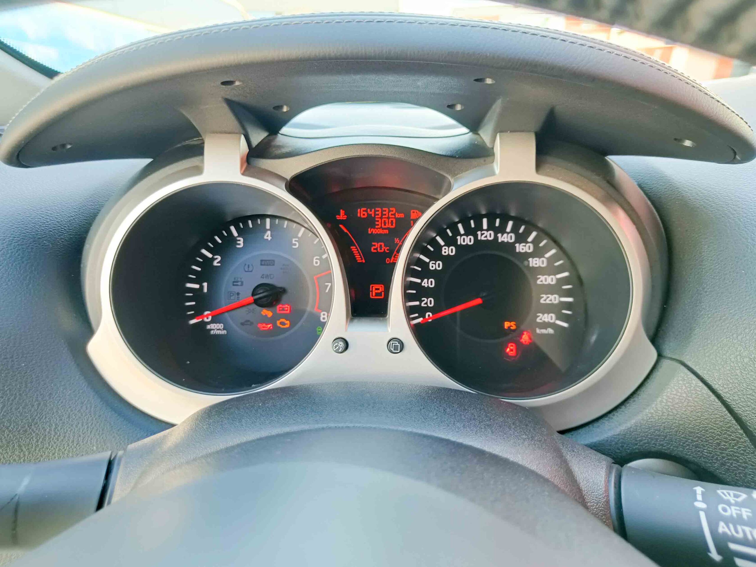 NISSAN JUKE 1.6 TEKNA S 4X2 XTRONIC _ 117cv _ 2015 _ 165.000 kms _ Gasolina _ AUTOMATICO _ Desde 167€/mes _ Hasta 400€ de descuento