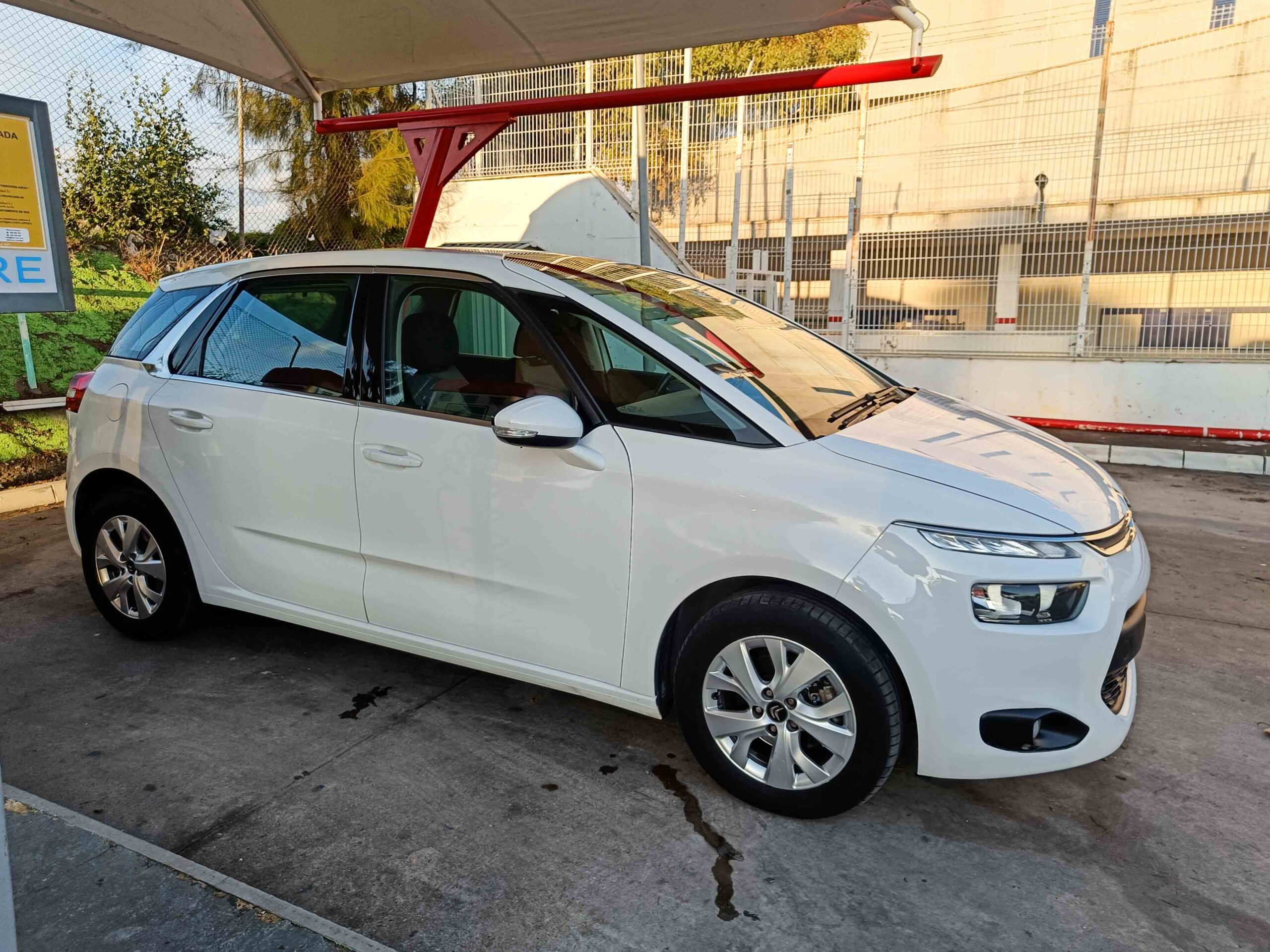 CITROEN C4 PICASSO 1.2 THP SEDUCTION _ 130cv _ 2015 _ 94.000 kms _ Gasolina _ Desde 168€/mes