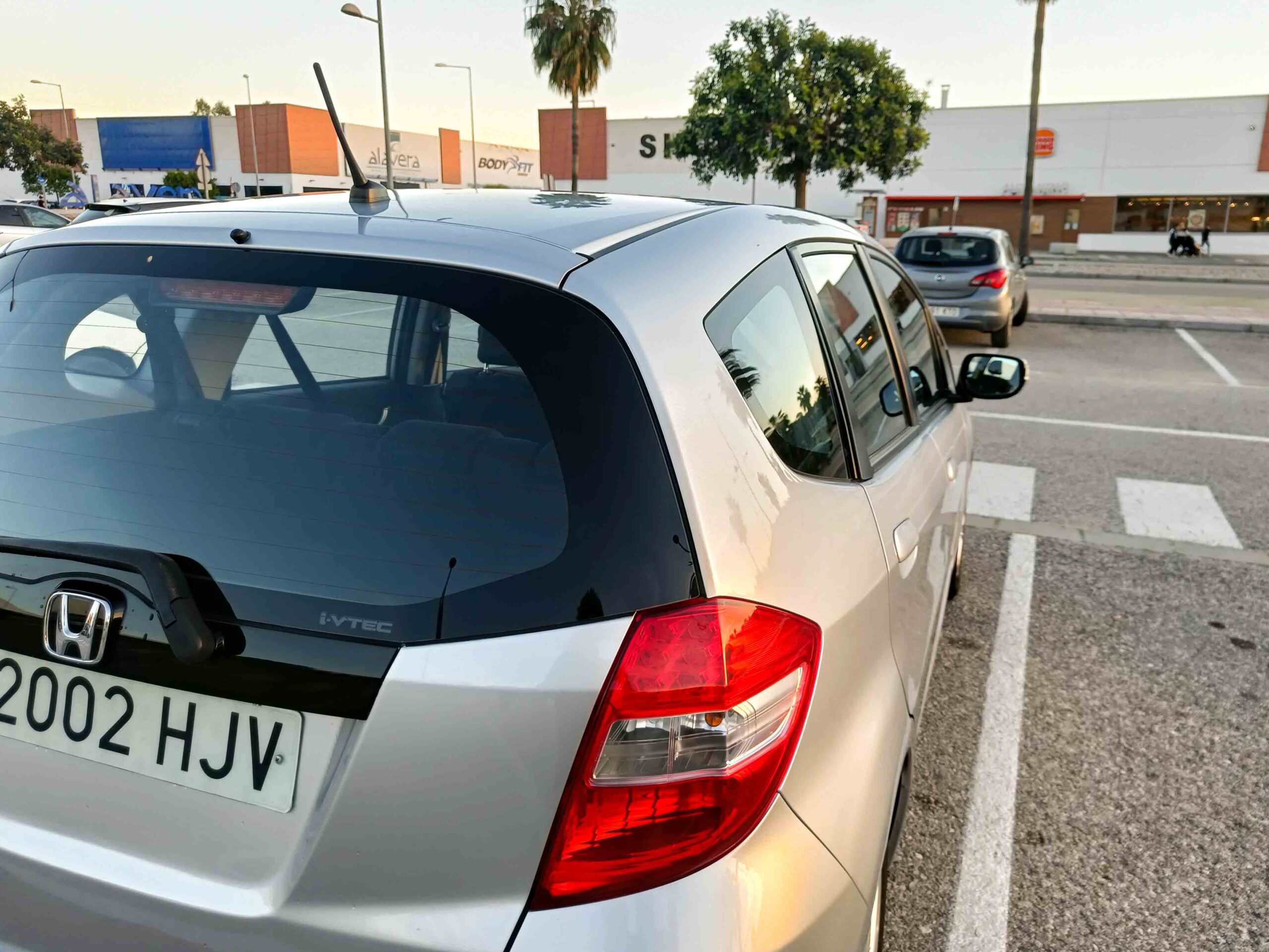 HONDA JAZZ 1.4i VTEC COMFORT CVT _ 99cv _ 2012 _ 79.000 kms _ Gasolina _ AUT. _ Hasta 500€ de descuento por financiación.