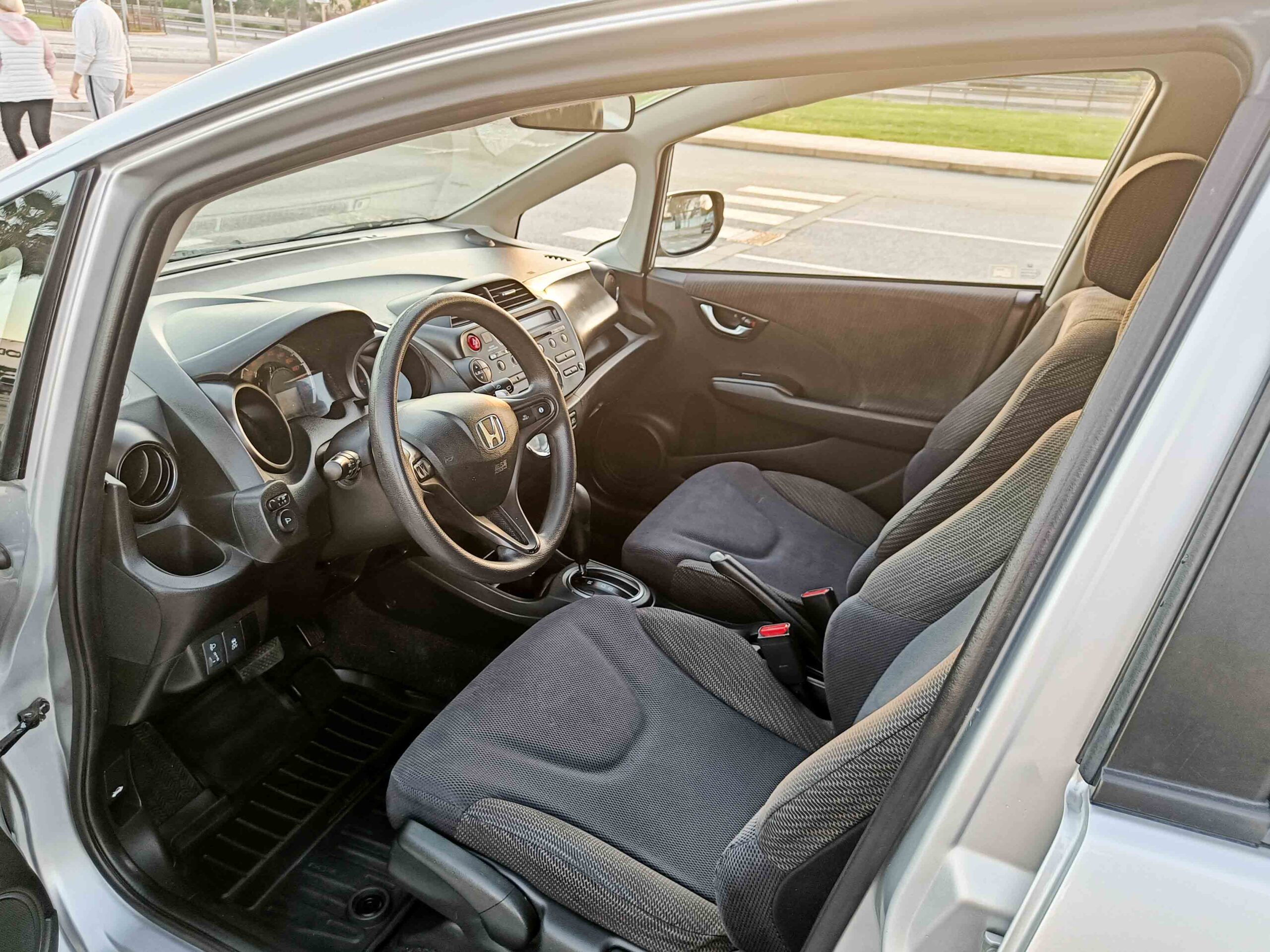 HONDA JAZZ 1.4i VTEC COMFORT CVT _ 99cv _ 2012 _ 79.000 kms _ Gasolina _ AUT. _ Hasta 500€ de descuento por financiación.