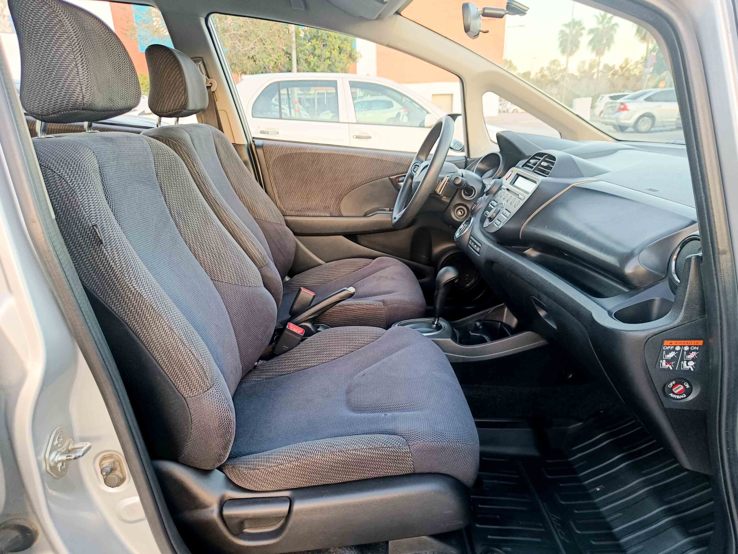 HONDA JAZZ 1.4i VTEC COMFORT CVT _ 99cv _ 2012 _ 79.000 kms _ Gasolina _ AUT. _ Hasta 500€ de descuento por financiación.