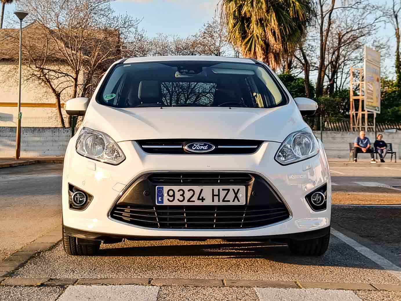 FORD GRAND C-MAX 1.0 16v ECOBOOST AUTO S&S TREND _ 125cv _ 2015 _ 143.000 kms _ Gasolina _ desde 154€/mes