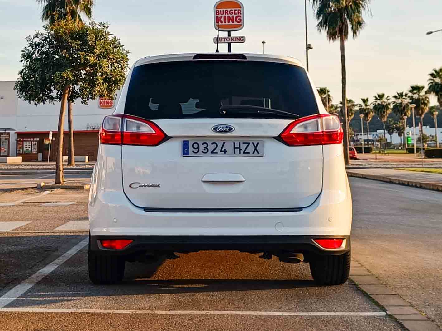 FORD GRAND C-MAX 1.0 16v ECOBOOST AUTO S&S TREND _ 125cv _ 2015 _ 143.000 kms _ Gasolina _ desde 154€/mes