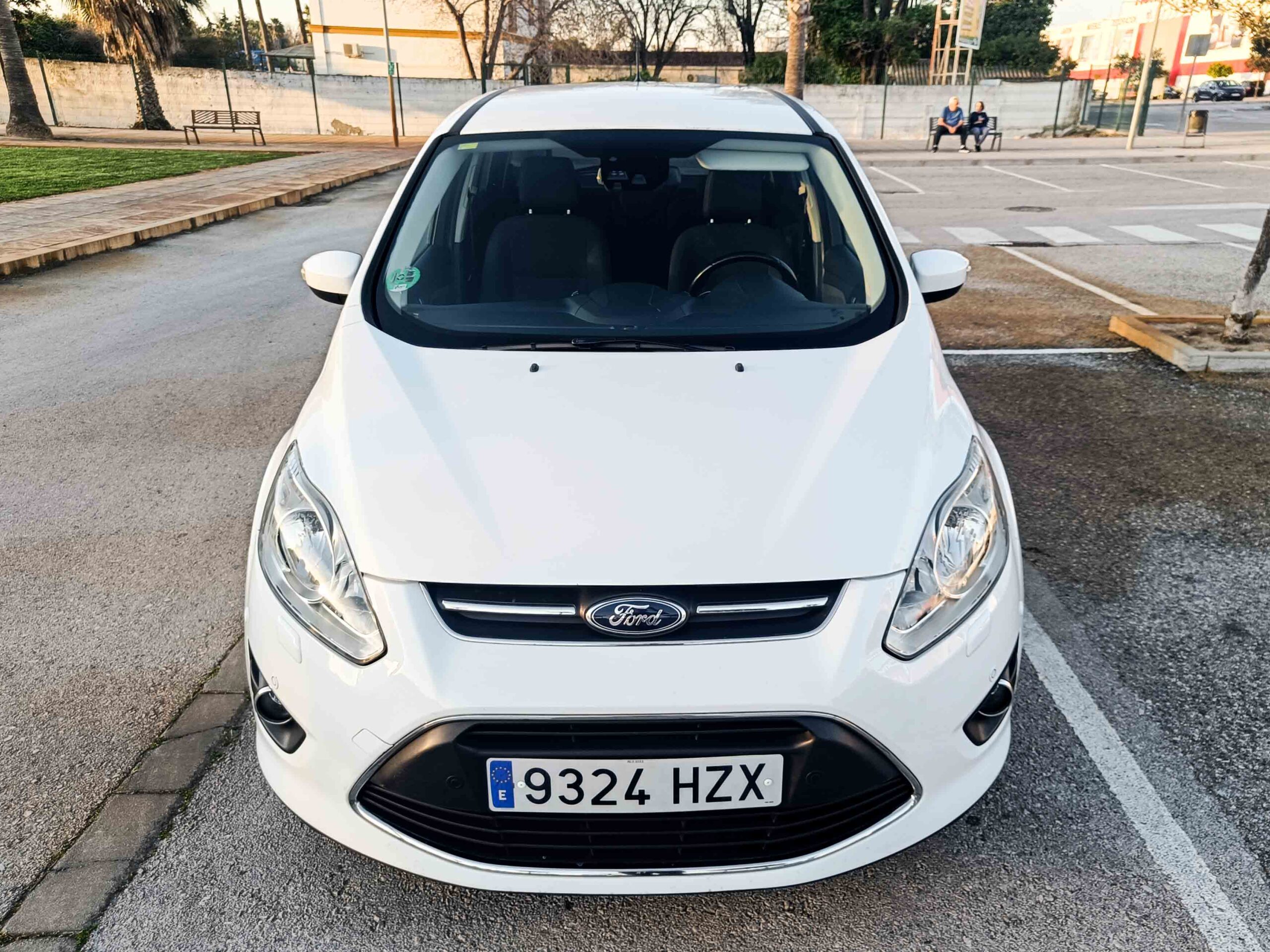 FORD GRAND C-MAX 1.0 16v ECOBOOST AUTO S&S TREND _ 125cv _ 2015 _ 143.000 kms _ Gasolina _ desde 154€/mes