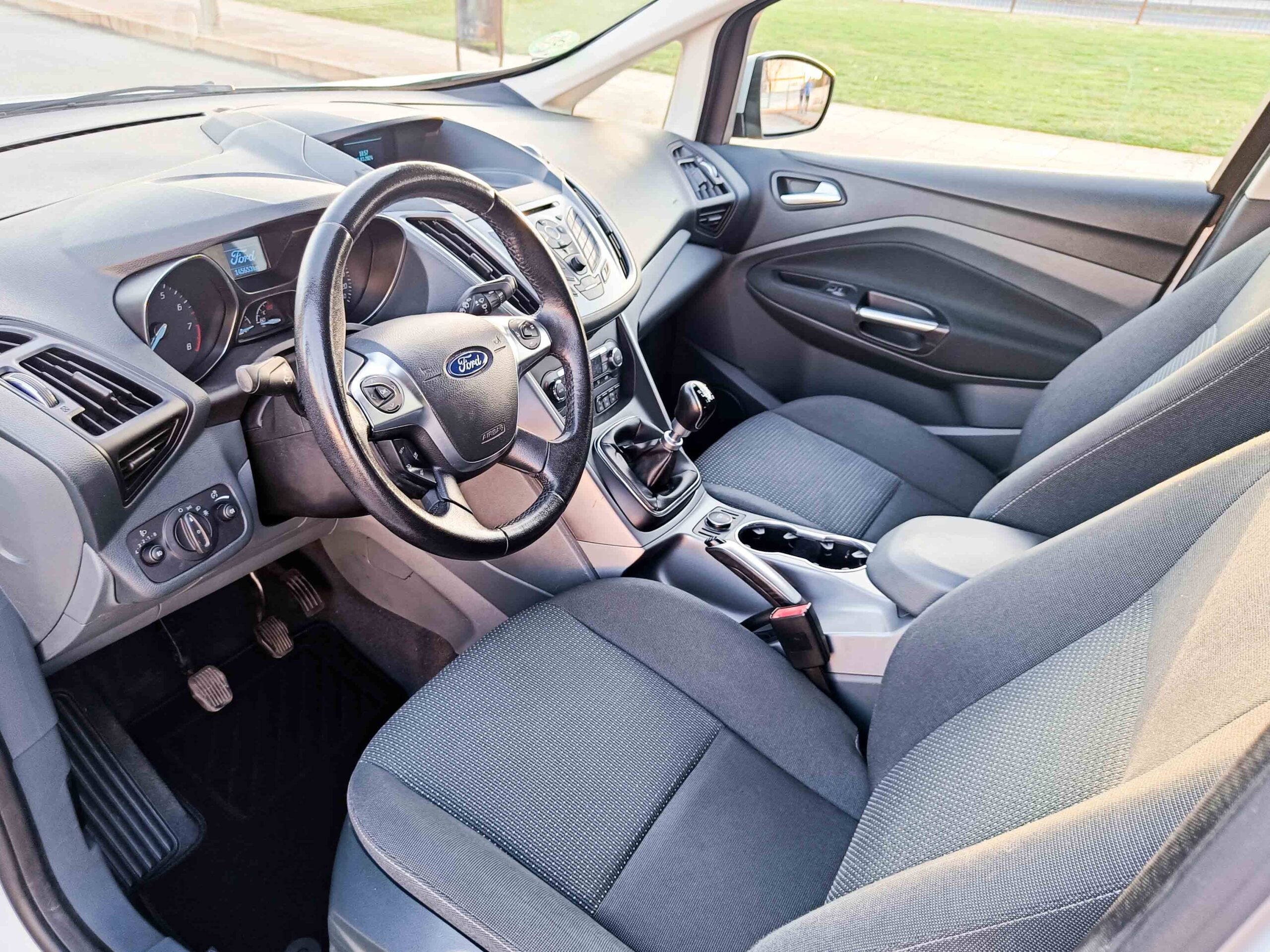 FORD GRAND C-MAX 1.0 16v ECOBOOST AUTO S&S TREND _ 125cv _ 2015 _ 143.000 kms _ Gasolina _ desde 154€/mes