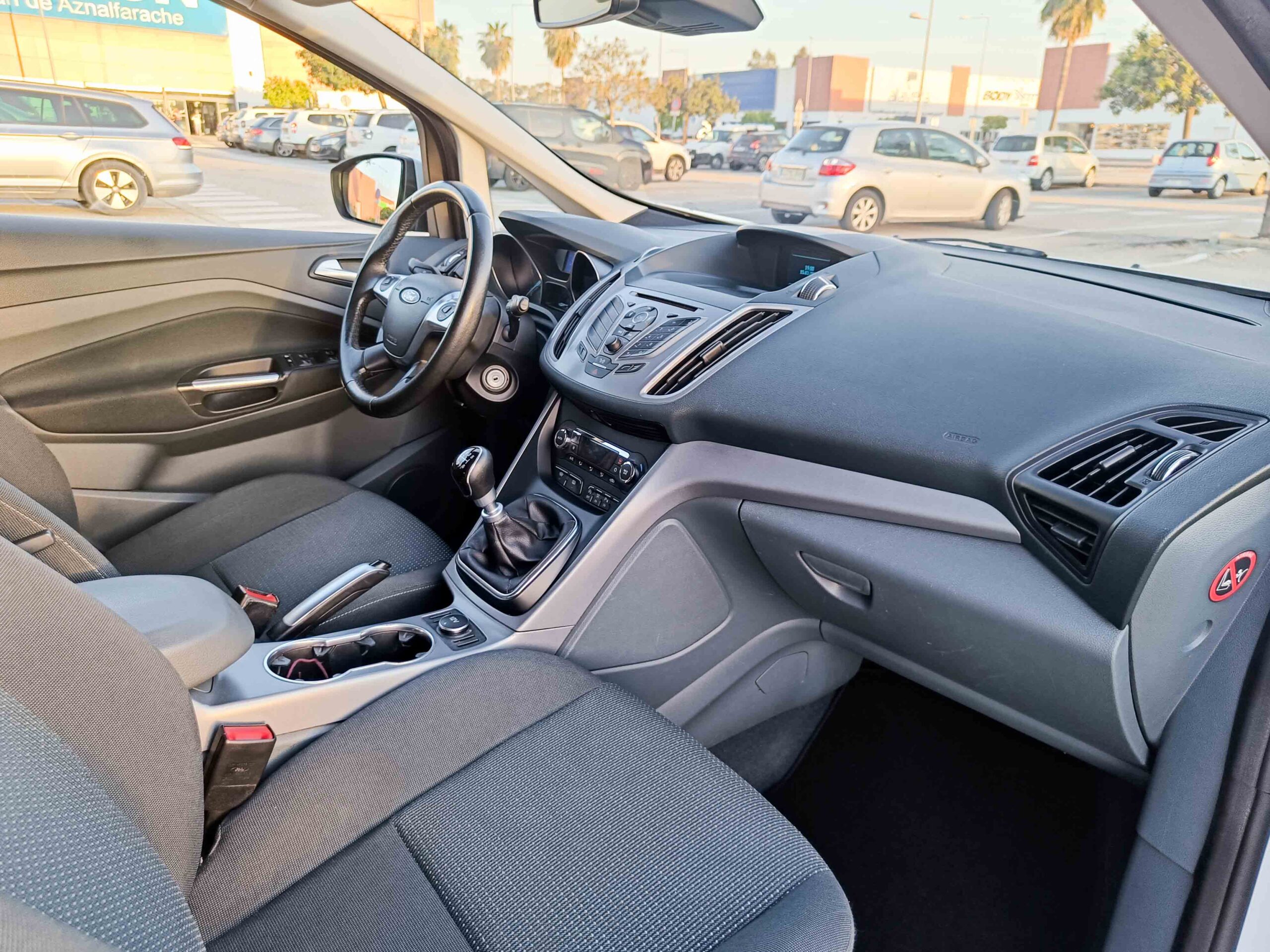 FORD GRAND C-MAX 1.0 16v ECOBOOST AUTO S&S TREND _ 125cv _ 2015 _ 143.000 kms _ Gasolina _ desde 154€/mes