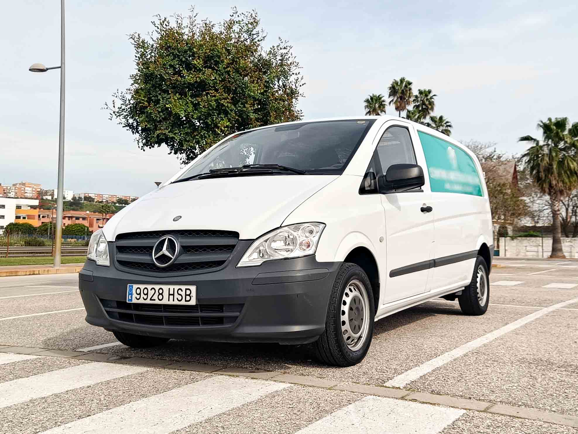 MERCEDES-BENZ VITO 113 2.15 CDi Furgon Compact_ 136cv _ 2013 _ 60.000 kms _ Diesel _ IVA DEDUCIBLE _ desde 214€/mes _ Hasta 800€ de descuento