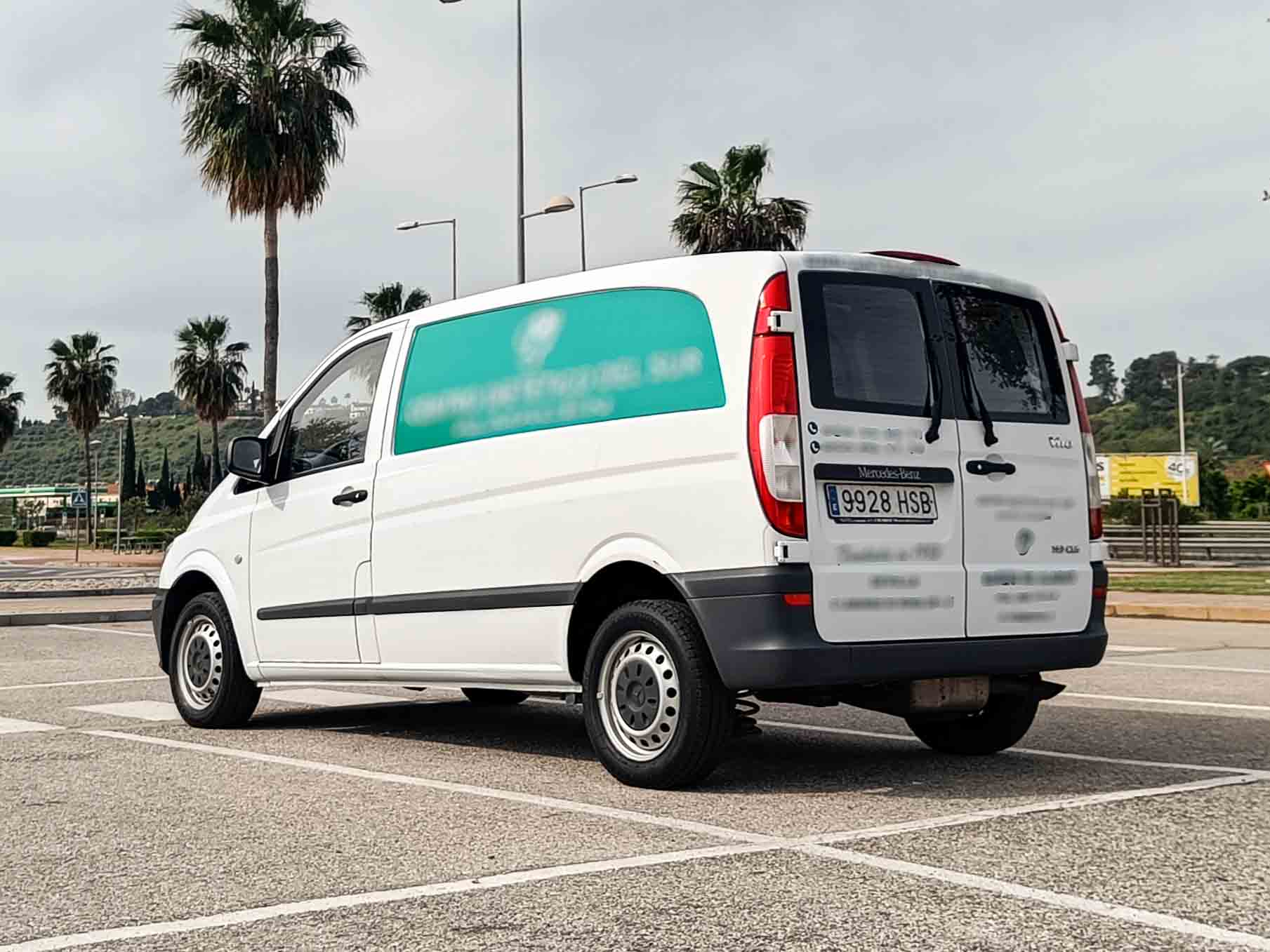 MERCEDES-BENZ VITO 113 2.15 CDi Furgon Compact_ 136cv _ 2013 _ 60.000 kms _ Diesel _ IVA DEDUCIBLE _ desde 214€/mes _ Hasta 800€ de descuento