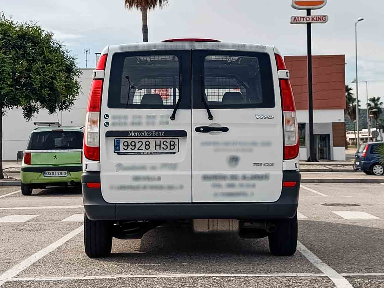 MERCEDES-BENZ VITO 113 2.15 CDi Furgon Compact_ 136cv _ 2013 _ 60.000 kms _ Diesel _ IVA DEDUCIBLE _ desde 214€/mes _ Hasta 800€ de descuento