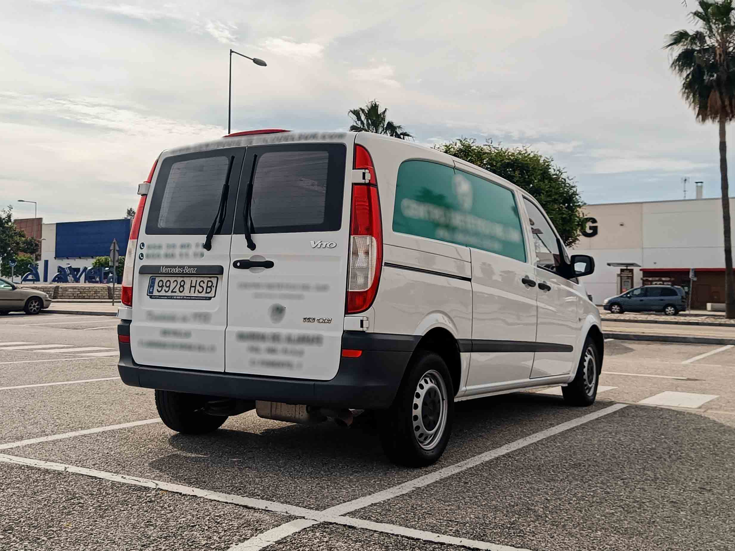 MERCEDES-BENZ VITO 113 2.15 CDi Furgon Compact_ 136cv _ 2013 _ 60.000 kms _ Diesel _ IVA DEDUCIBLE _ desde 214€/mes _ Hasta 800€ de descuento