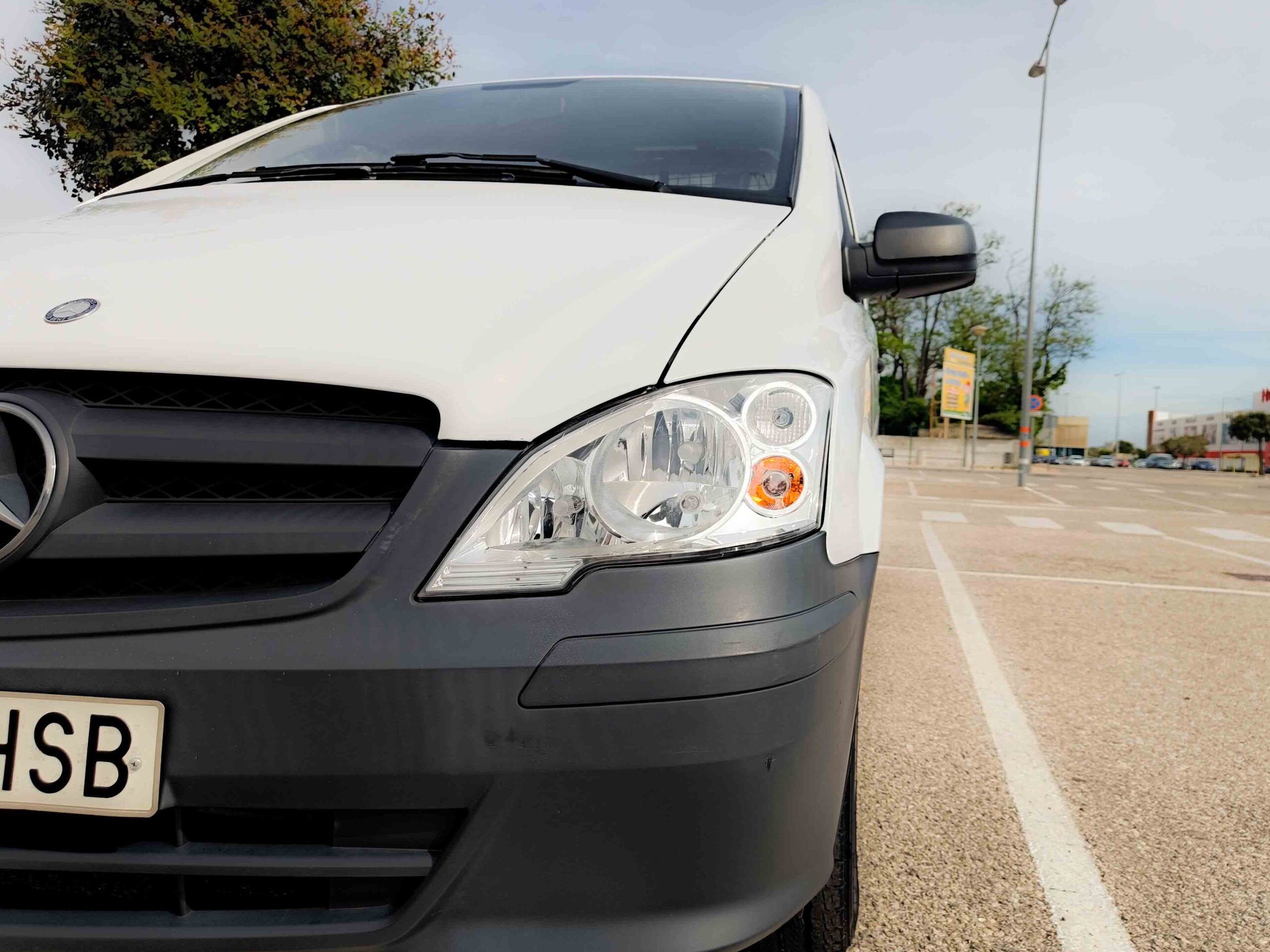 MERCEDES-BENZ VITO 113 2.15 CDi Furgon Compact_ 136cv _ 2013 _ 60.000 kms _ Diesel _ IVA DEDUCIBLE _ desde 214€/mes _ Hasta 800€ de descuento