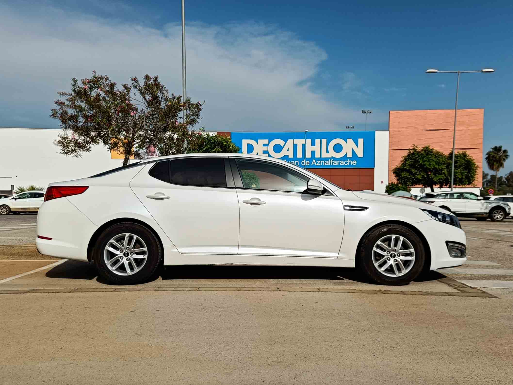 KIA OPTIMA 1.7 CRDi DRIVE _ 136 cv _ 2014 _ 147.500 kms _ Diesel _ Hasta 400€ de descuento por financiación