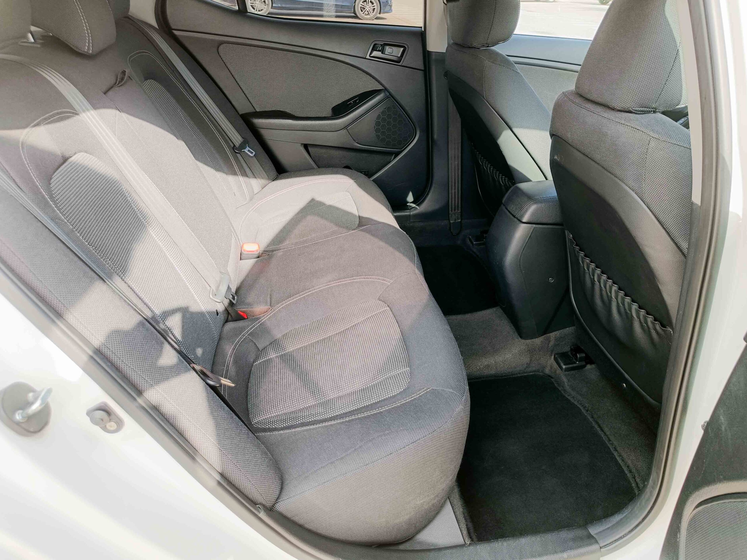 KIA OPTIMA 1.7 CRDi DRIVE _ 136 cv _ 2014 _ 147.500 kms _ Diesel _ Hasta 400€ de descuento por financiación