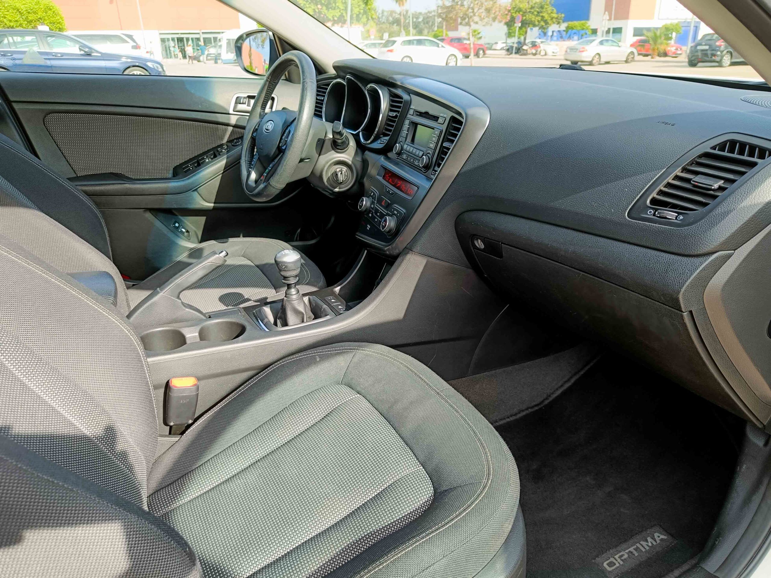 KIA OPTIMA 1.7 CRDi DRIVE _ 136 cv _ 2014 _ 147.500 kms _ Diesel _ Hasta 400€ de descuento por financiación