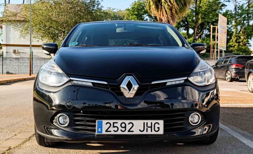 RENAULT CLIO 1.2 16V _ 73cv _ 2015 _ 111.000 kms _ Gasolina _ Desde 132€/mes _ Hasta 400€ de descuento por financiación