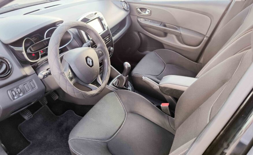 RENAULT CLIO 1.2 16V _ 73cv _ 2015 _ 111.000 kms _ Gasolina _ Desde 132€/mes _ Hasta 400€ de descuento por financiación