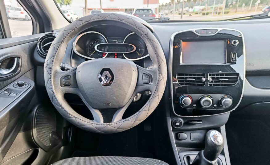RENAULT CLIO 1.2 16V _ 73cv _ 2015 _ 111.000 kms _ Gasolina _ Desde 132€/mes _ Hasta 400€ de descuento por financiación