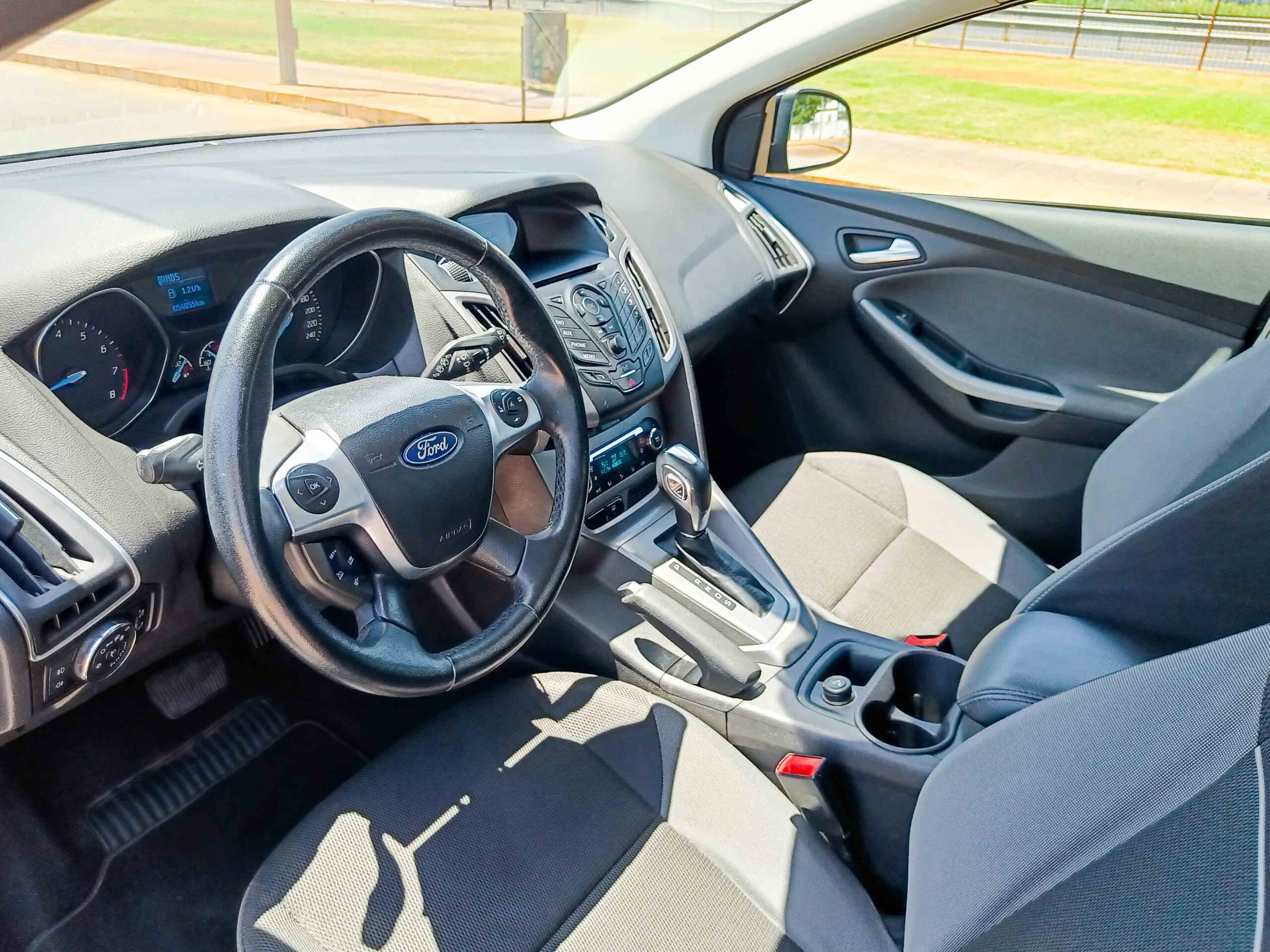 FORD FOCUS 1.6 TI-VCT Trend _ 125cv _ 2014 _ 52.000 kms _ Gasolina _ AUTOMÁTICO _ desde 130 €/mes