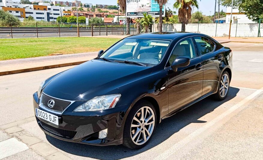 LEXUS IS 220D SPORT _ 177 cv _ 2008 _ 139.000 kms _ Diesel _ Hasta 500€ de descuento por financiación _ Desde 152€/mes