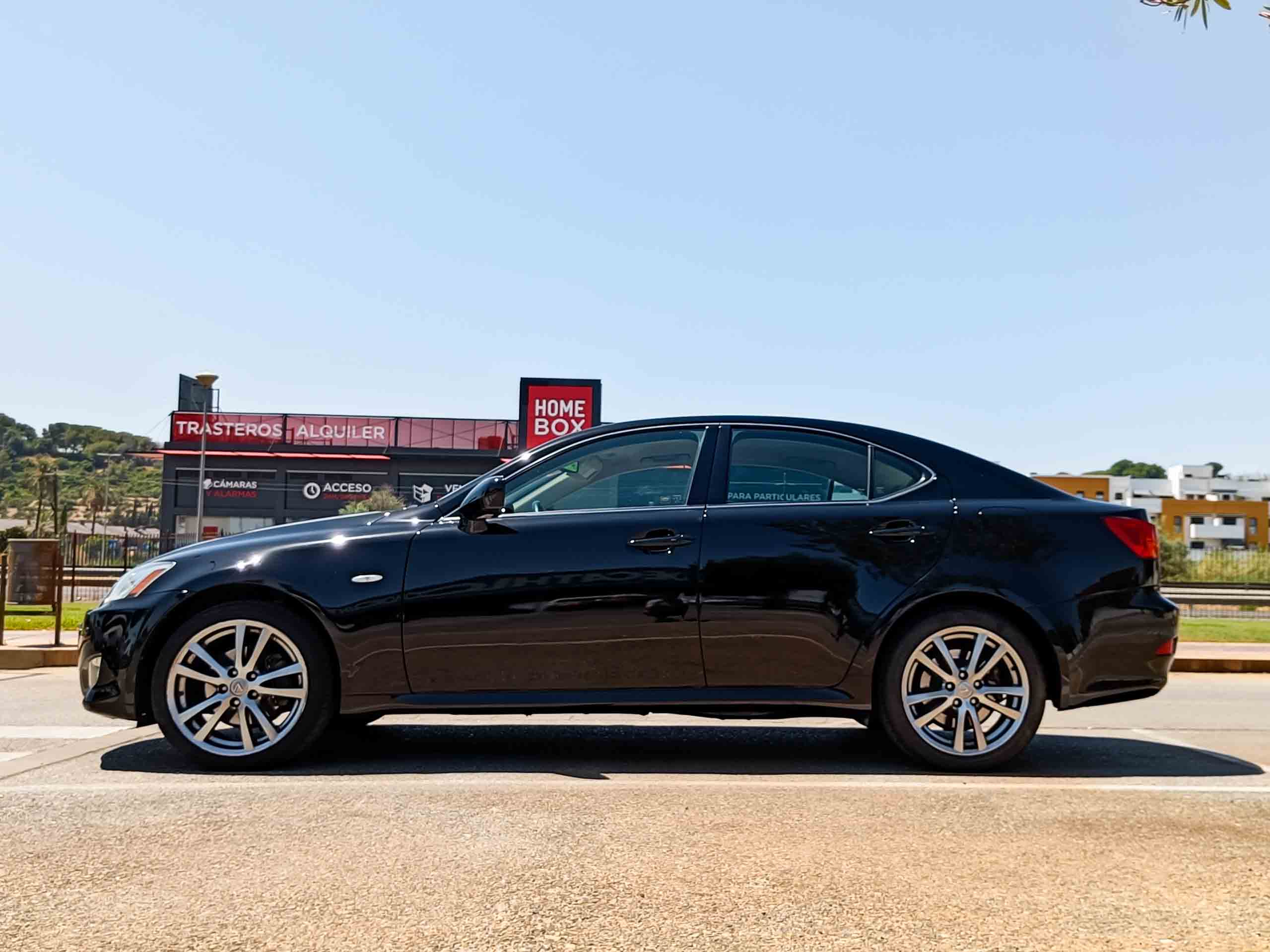 LEXUS IS 220D SPORT _ 177 cv _ 2008 _ 139.000 kms _ Diesel _ Hasta 500€ de descuento por financiación _ Desde 152€/mes