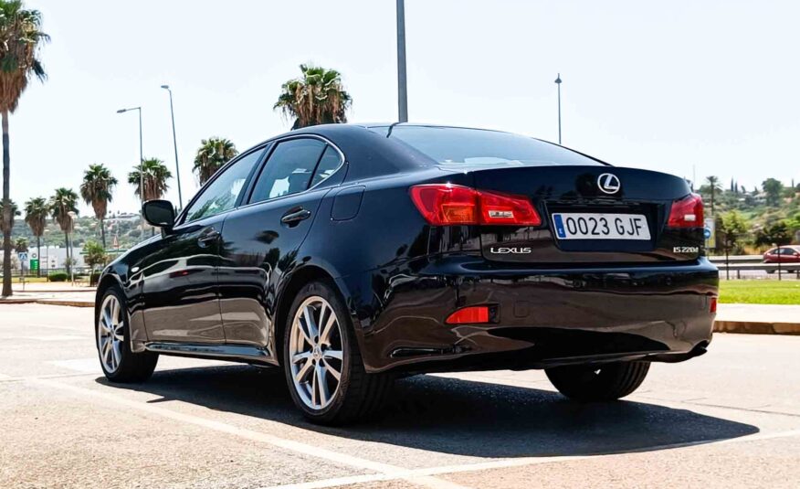 LEXUS IS 220D SPORT _ 177 cv _ 2008 _ 139.000 kms _ Diesel _ Hasta 500€ de descuento por financiación _ Desde 152€/mes