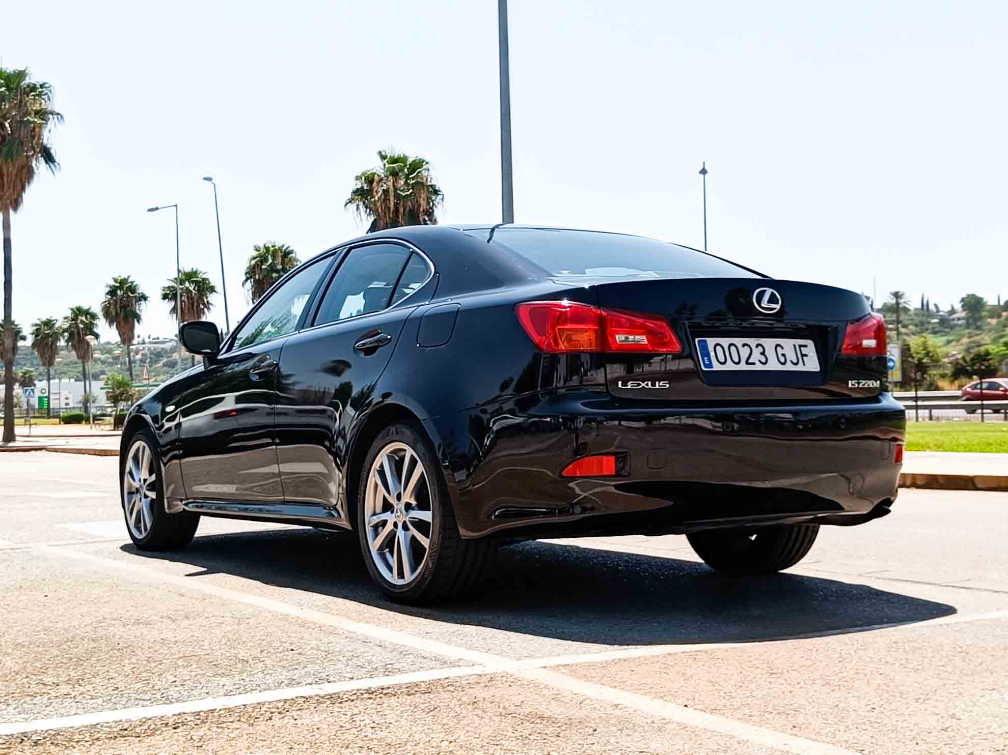 LEXUS IS 220D SPORT _ 177 cv _ 2008 _ 139.000 kms _ Diesel _ Hasta 500€ de descuento por financiación _ Desde 152€/mes