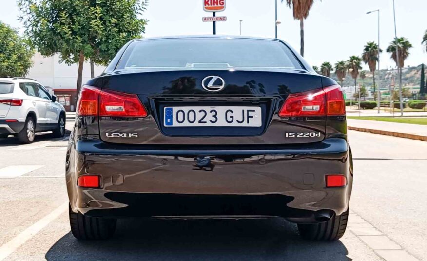 LEXUS IS 220D SPORT _ 177 cv _ 2008 _ 139.000 kms _ Diesel _ Hasta 500€ de descuento por financiación _ Desde 152€/mes