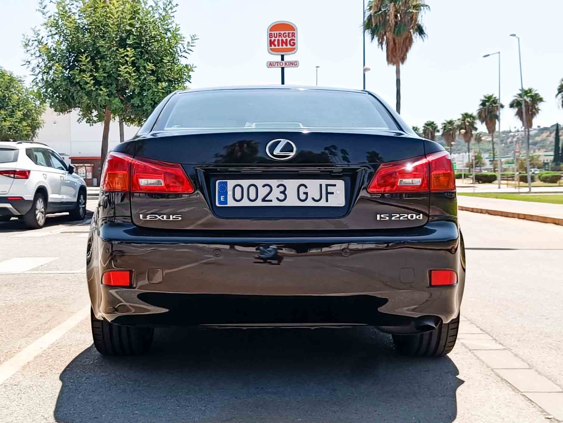 LEXUS IS 220D SPORT _ 177 cv _ 2008 _ 139.000 kms _ Diesel _ Hasta 500€ de descuento por financiación _ Desde 152€/mes