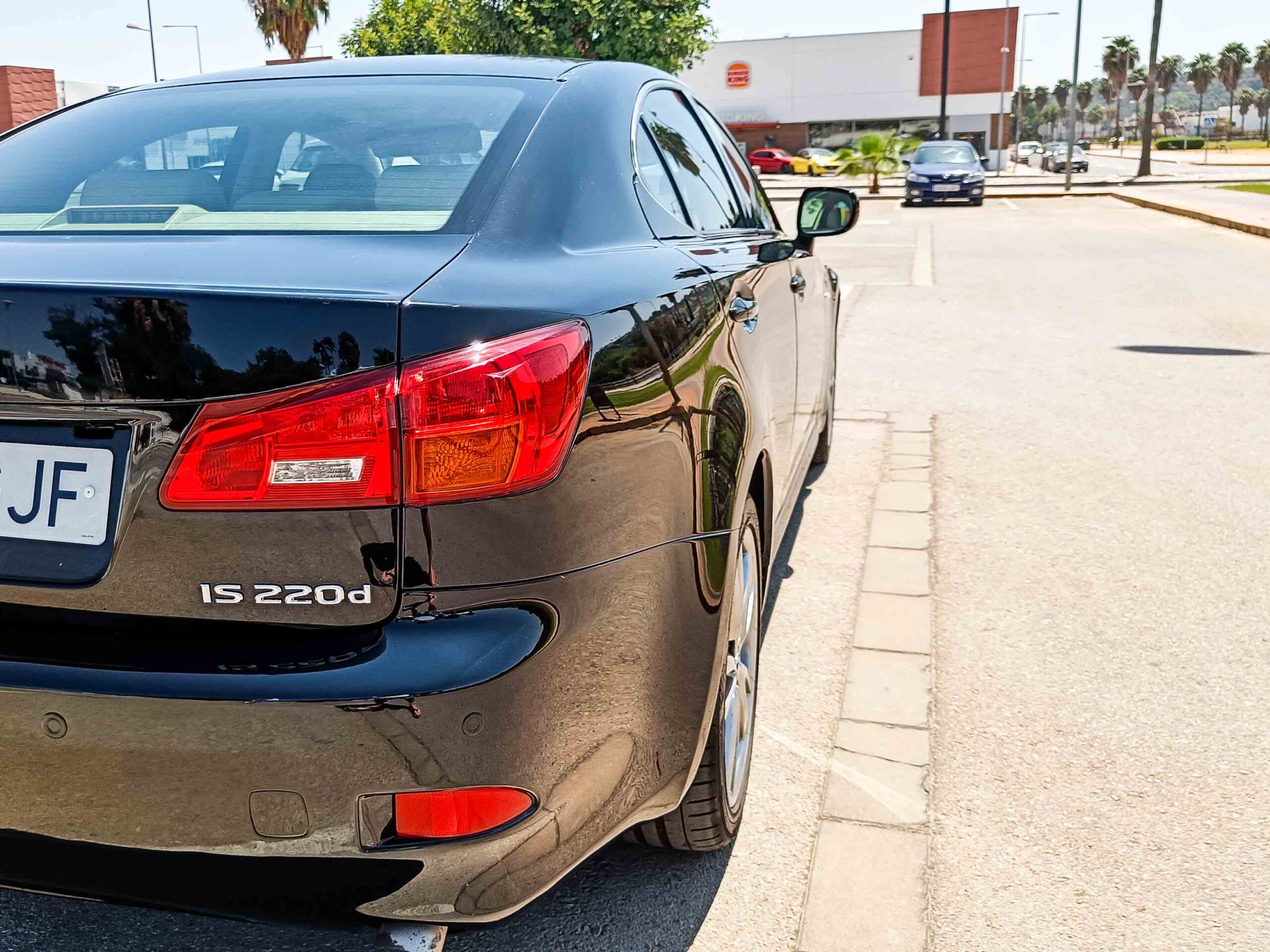 LEXUS IS 220D SPORT _ 177 cv _ 2008 _ 139.000 kms _ Diesel _ Hasta 500€ de descuento por financiación _ Desde 152€/mes