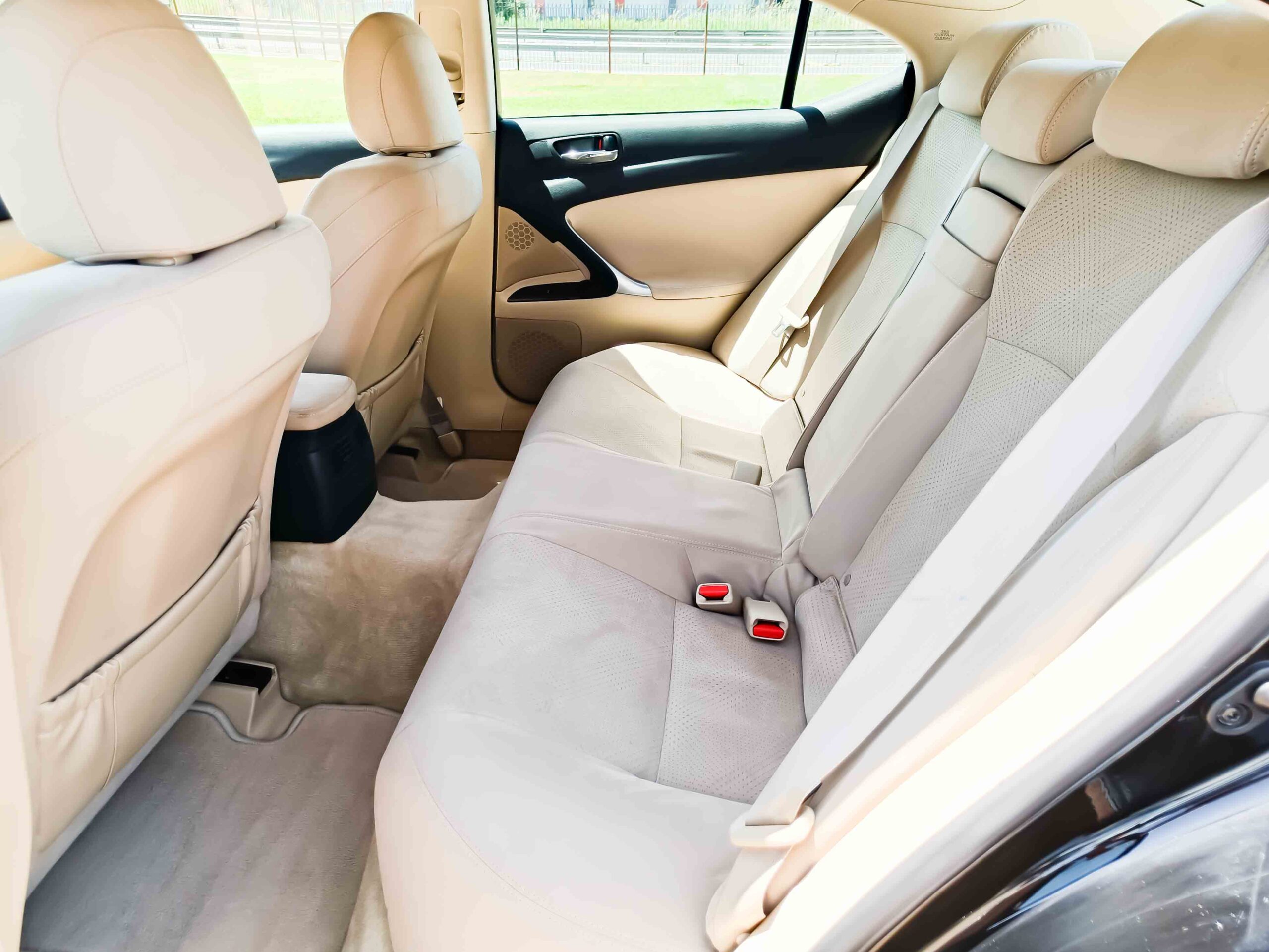 LEXUS IS 220D SPORT _ 177 cv _ 2008 _ 139.000 kms _ Diesel _ Hasta 500€ de descuento por financiación _ Desde 152€/mes