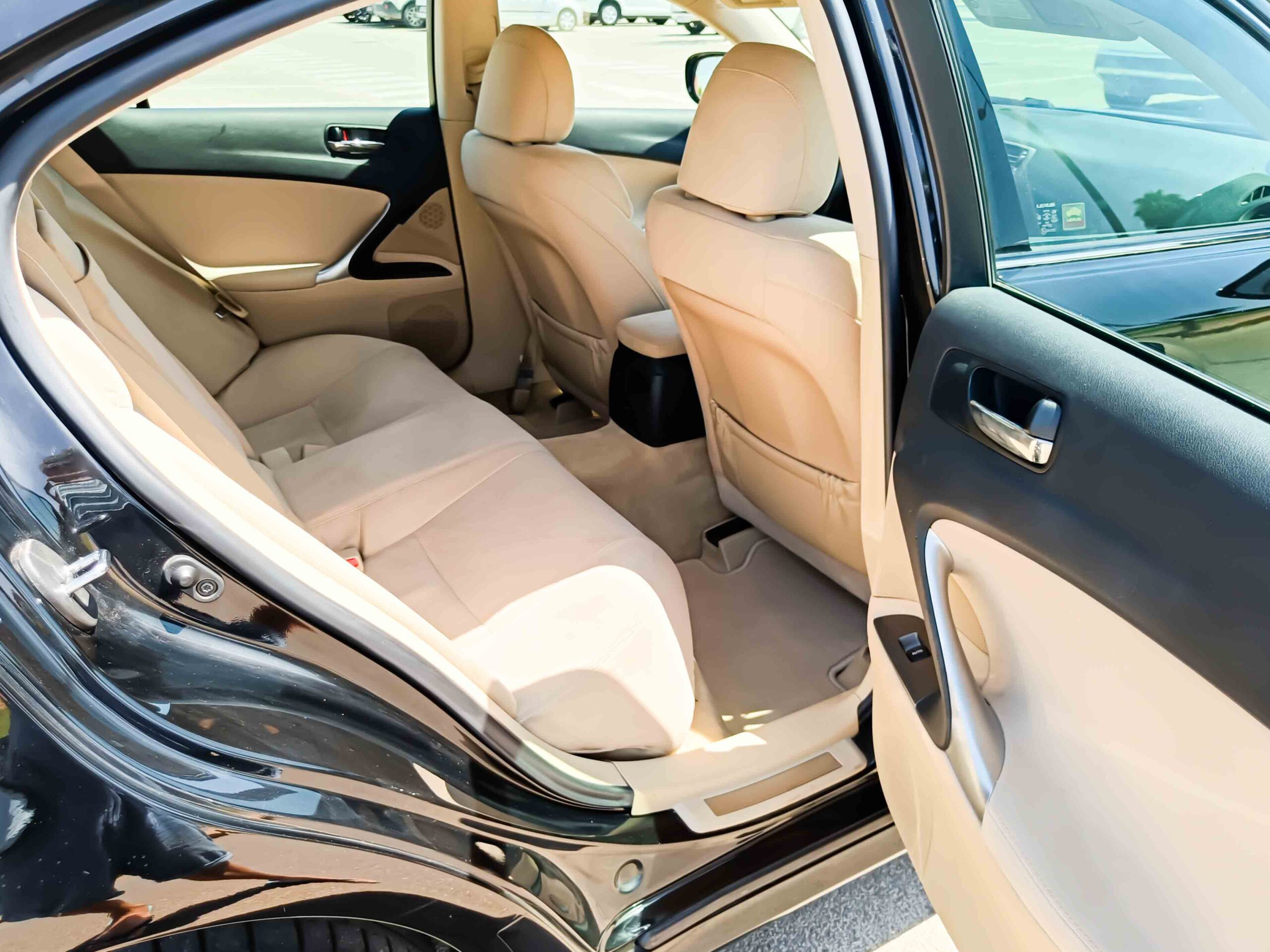 LEXUS IS 220D SPORT _ 177 cv _ 2008 _ 139.000 kms _ Diesel _ Hasta 500€ de descuento por financiación _ Desde 152€/mes