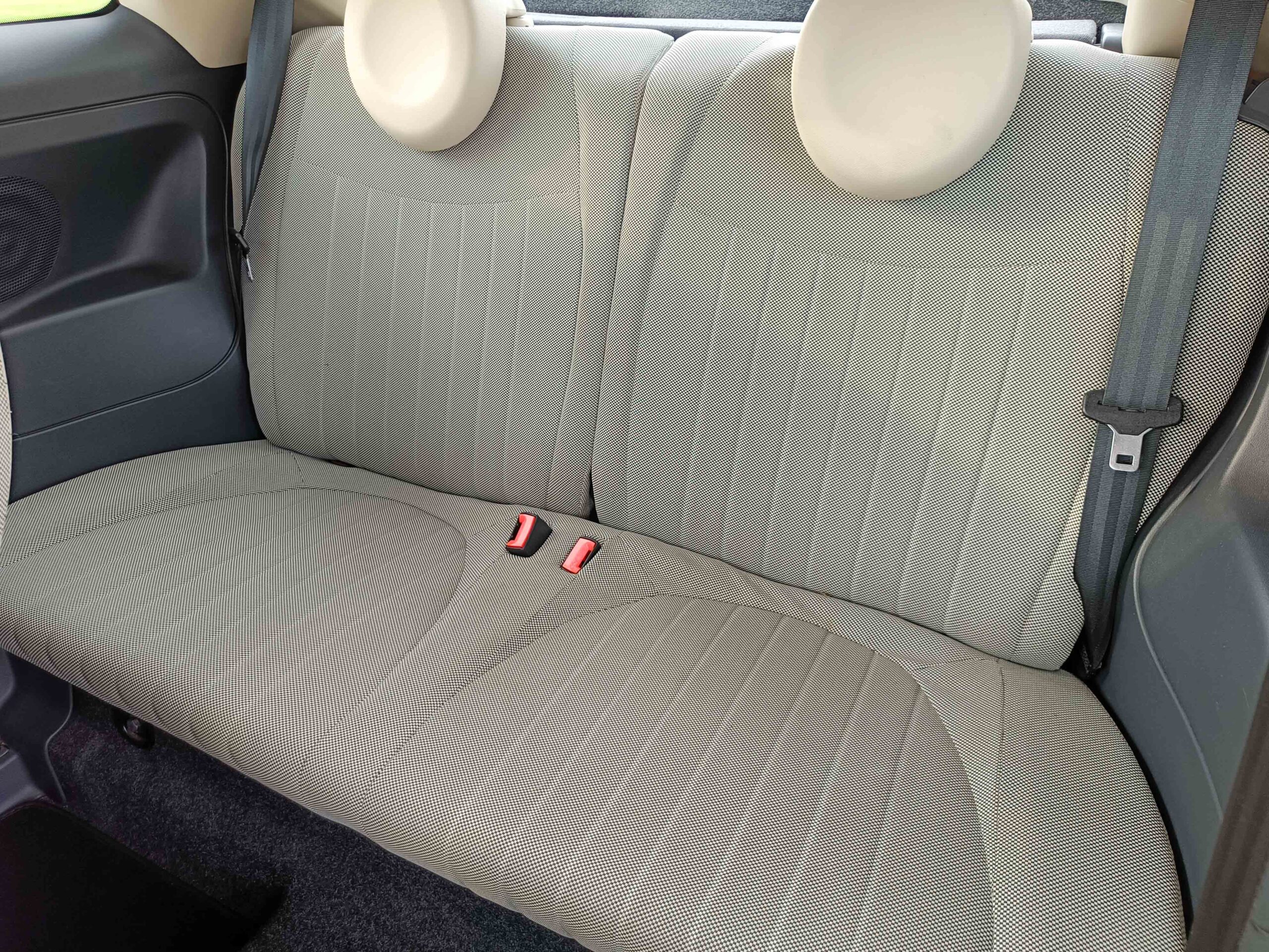 FIAT 500 _ 70cv _ 2012 _ 69.000 kms _ Gasolina _ desde 121€/mes _ hasta 300€ de descuento por financiación