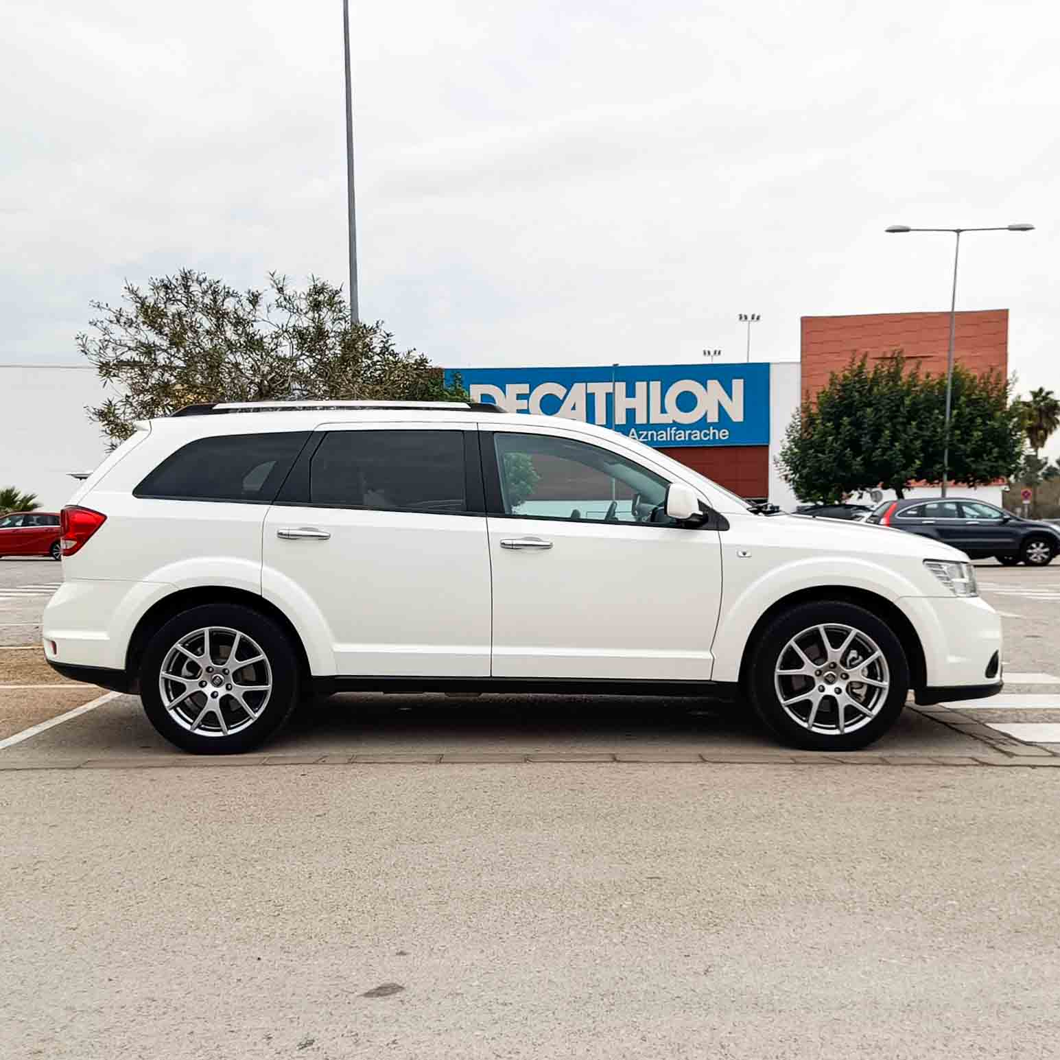 FIAT FREEMONT 2.0 DIESEL _ 140cv _ 2012 _ 135.000 kms _ Desde 166€/mes _ Descuento de hasta 600€ por financiación