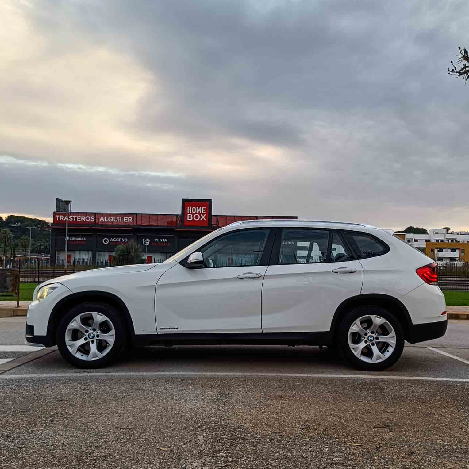 BMW X1 sDrive 18d 2.0 d _ 143cv _ 2014 _ 95.000 kms _ Diesel _ AUT. _ Desde 214€/mes _ Hasta 500€ por financiación