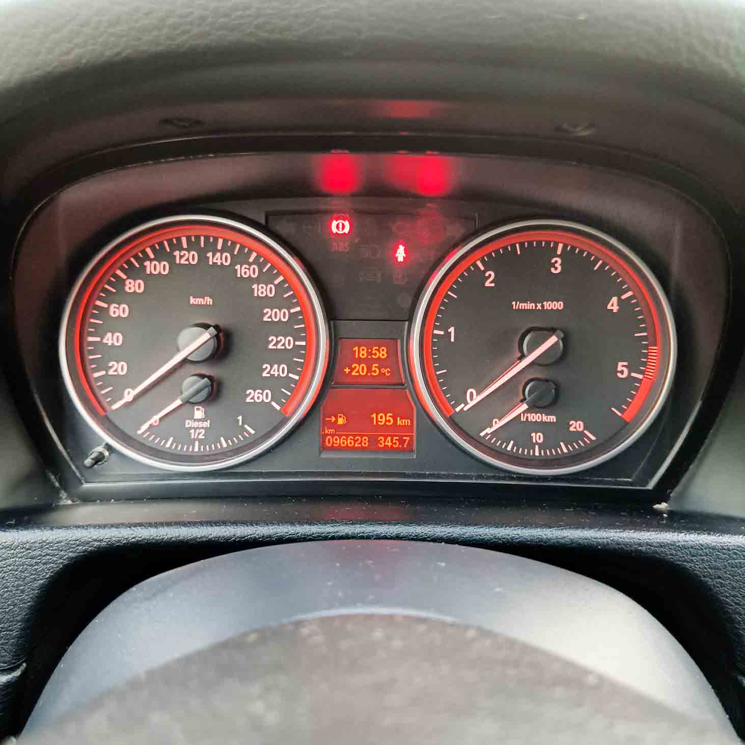 BMW X1 sDrive 18d 2.0 d _ 143cv _ 2014 _ 95.000 kms _ Diesel _ AUT. _ Desde 214€/mes _ Hasta 500€ por financiación