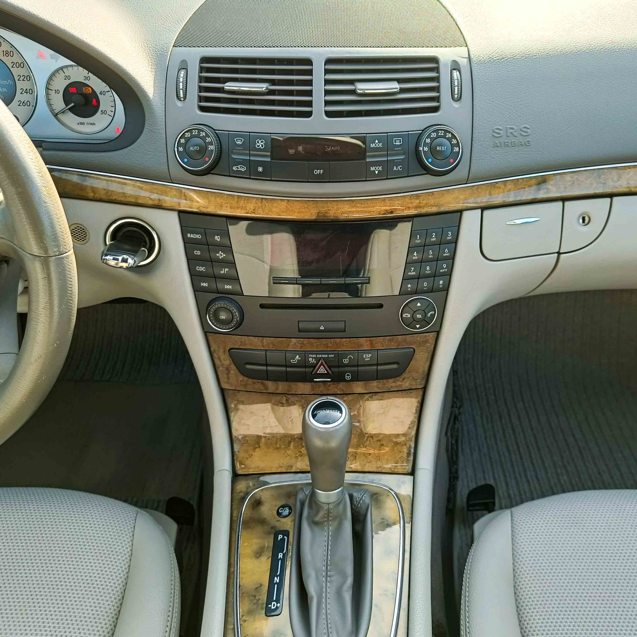 MERCEDES E 280 CDI (W211) 3.0 V6 AVANTGARDE _ 190 cv _ 2006 _ 110.000kms _ Diesel _ Automático