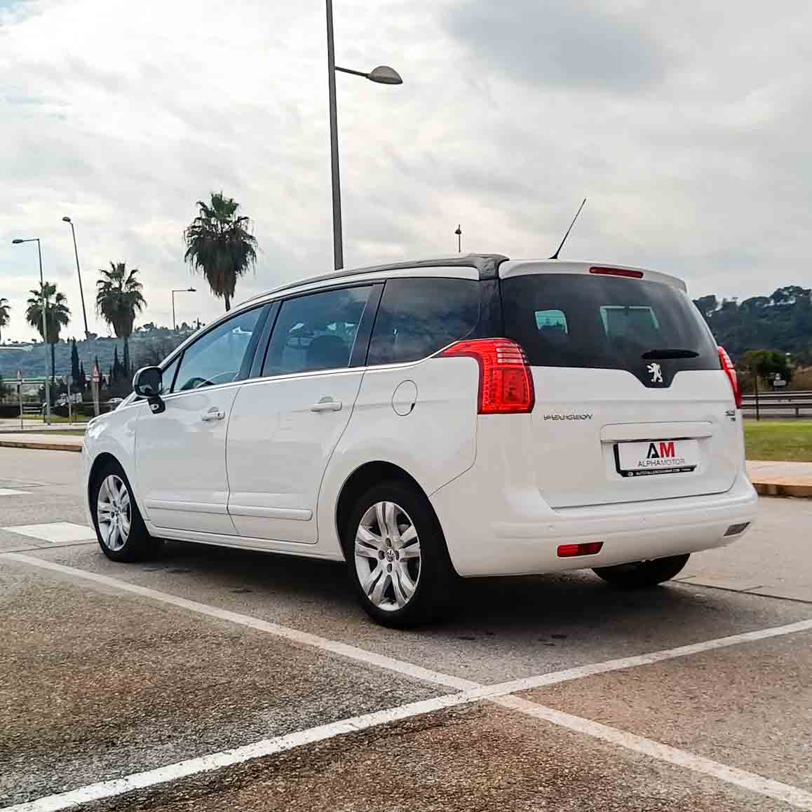 PEUGEOT 5008 ALLURE CMP 1.6 e-HDi 16V _ 2012 _ 112cv _ 7 plazas _  Automático _ 160.000 kms _ Diesel _ hasta 400€ de descuento por financiación