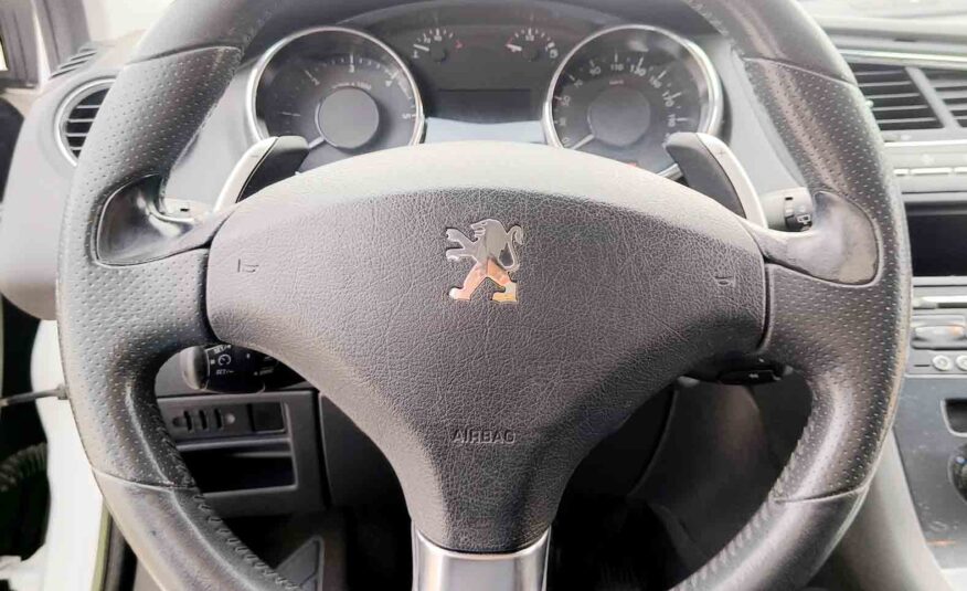 PEUGEOT 5008 ALLURE CMP 1.6 e-HDi 16V _ 2012 _ 112cv _ 7 plazas _  Automático _ 160.000 kms _ Diesel _ desde 172€/mes _ hasta 500€ de descuento por financiación