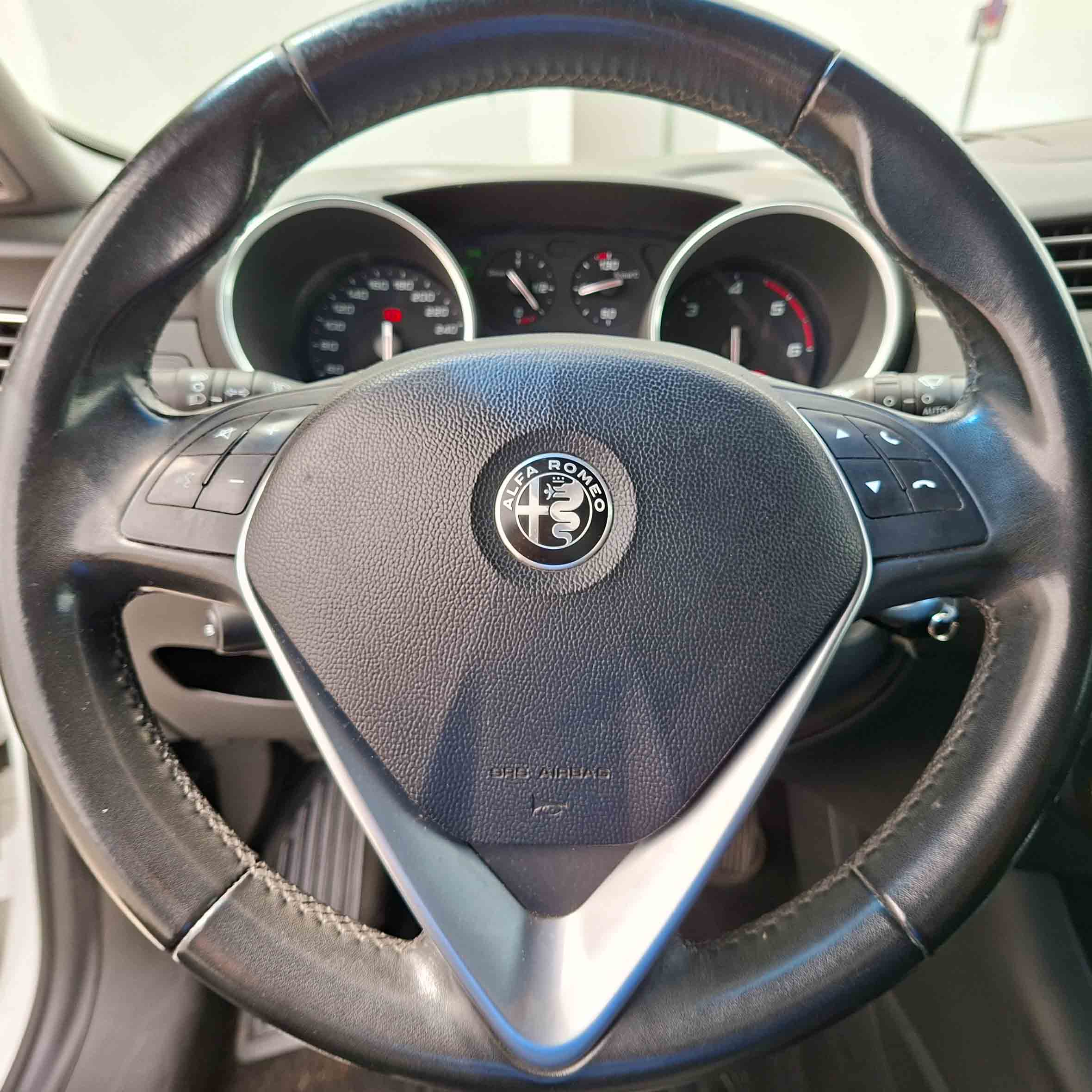 ALFA ROMEO GIULIETTA 1.6JTD_ 120cv _ 2017 _ 135.000 kms _ Diesel _ Hasta 490€ de descuento por financiación