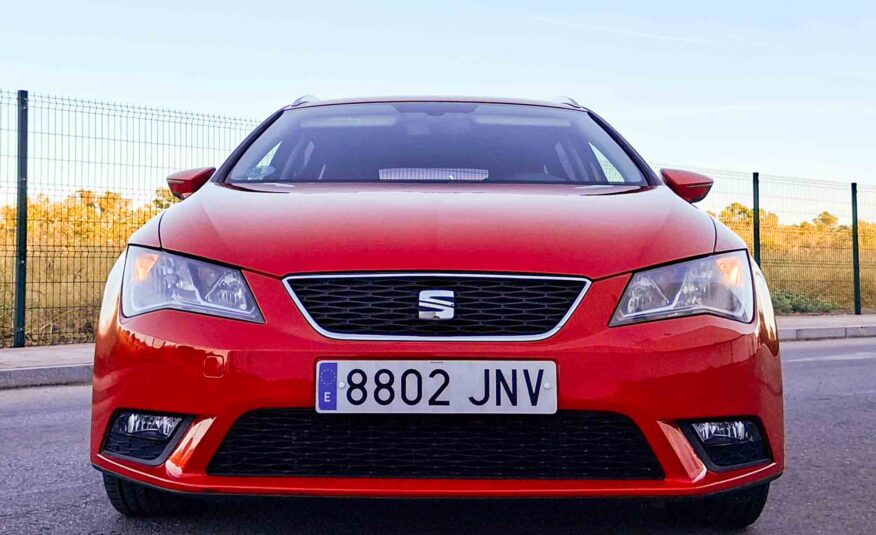 SEAT LEON ST 1.6 TDI CR S&S STYLE 110 _ 110cv _ 2016 _ 190.000 kms _ Diesel _ Hasta 500€ de descuento por financiación