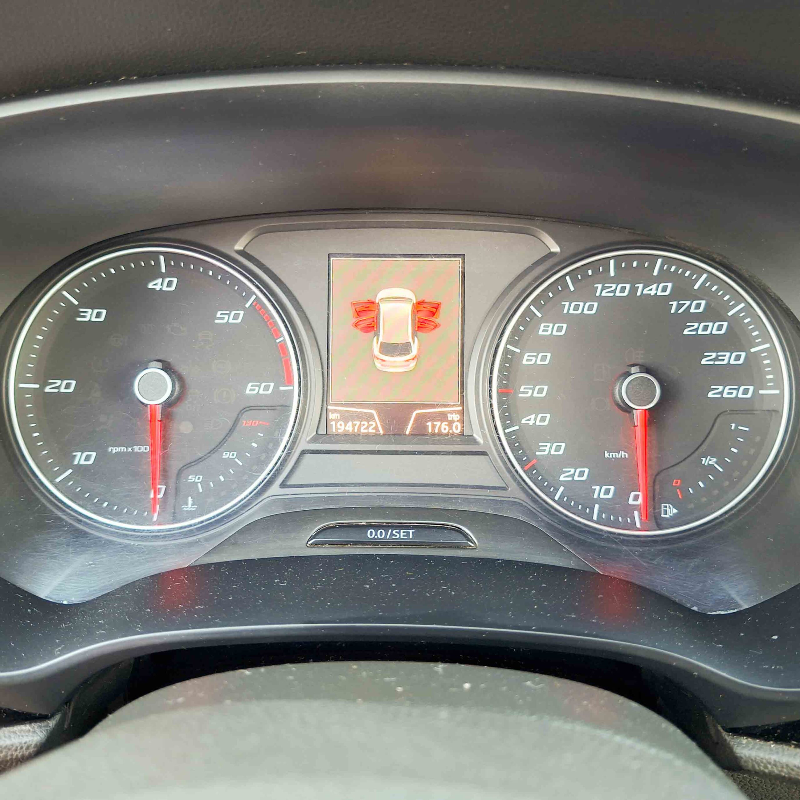 SEAT LEON ST 1.6 TDI CR S&S STYLE 110 _ 110cv _ 2016 _ 190.000 kms _ Diesel _ Hasta 500€ de descuento por financiación