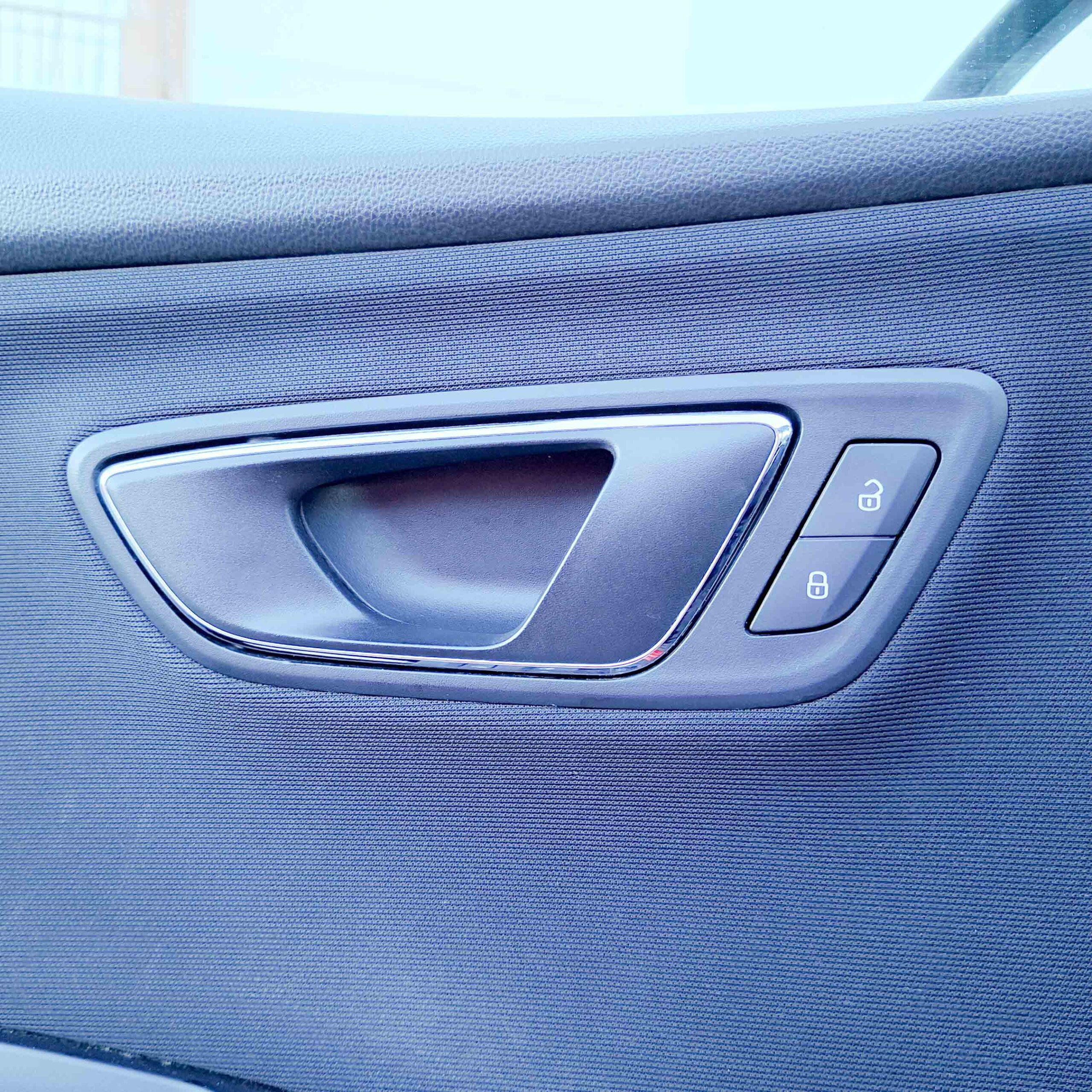 SEAT LEON ST 1.6 TDI CR S&S STYLE 110 _ 110cv _ 2016 _ 190.000 kms _ Diesel _ Hasta 500€ de descuento por financiación