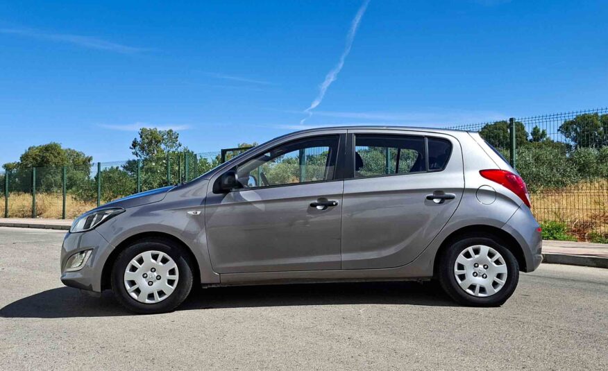 HYUNDAI i20 1.2 CLASSIC _ 85cv _ 2012 _ 189.000 kms _ Gasolina