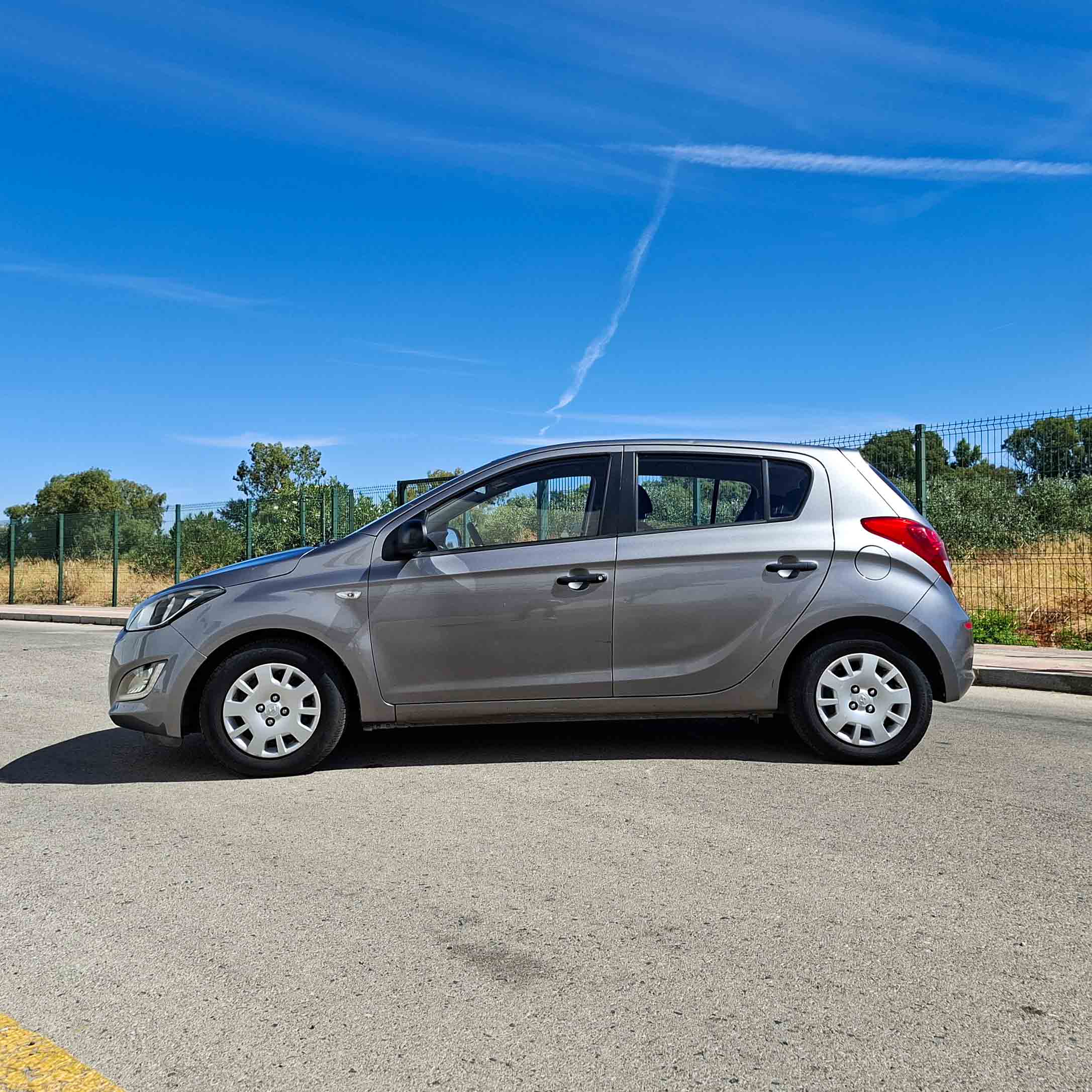 HYUNDAI i20 1.2 CLASSIC _ 85cv _ 2012 _ 189.000 kms _ Gasolina