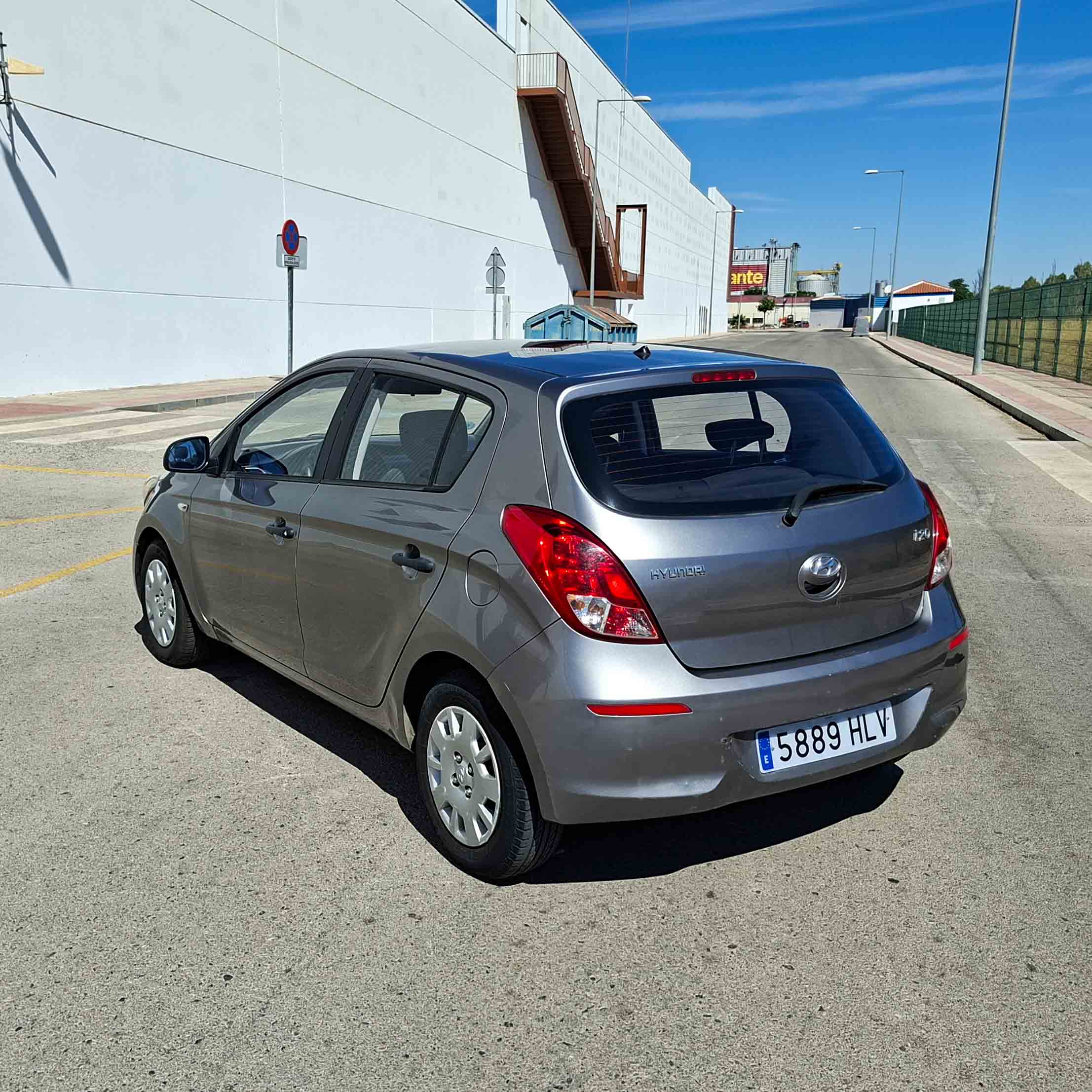 HYUNDAI i20 1.2 CLASSIC _ 85cv _ 2012 _ 189.000 kms _ Gasolina